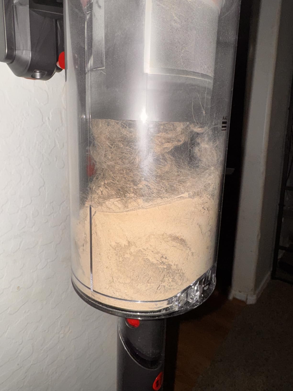 Dyson Gen5outsize Cordless Vacuum, 250AW, 3 Power Modes, Up to 140 Minutes,² XL bin, Illumination Reveals dust, HEPA Filtration, All Floor Types customer photo 1