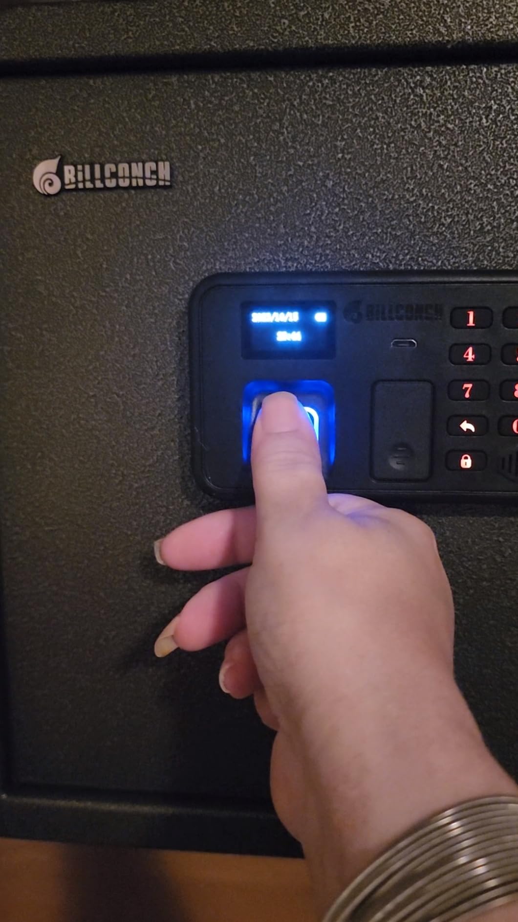 Billconch Smart Gun Safe for Multiple Pistols - Automatic Lock Safe Box customer photo 2
