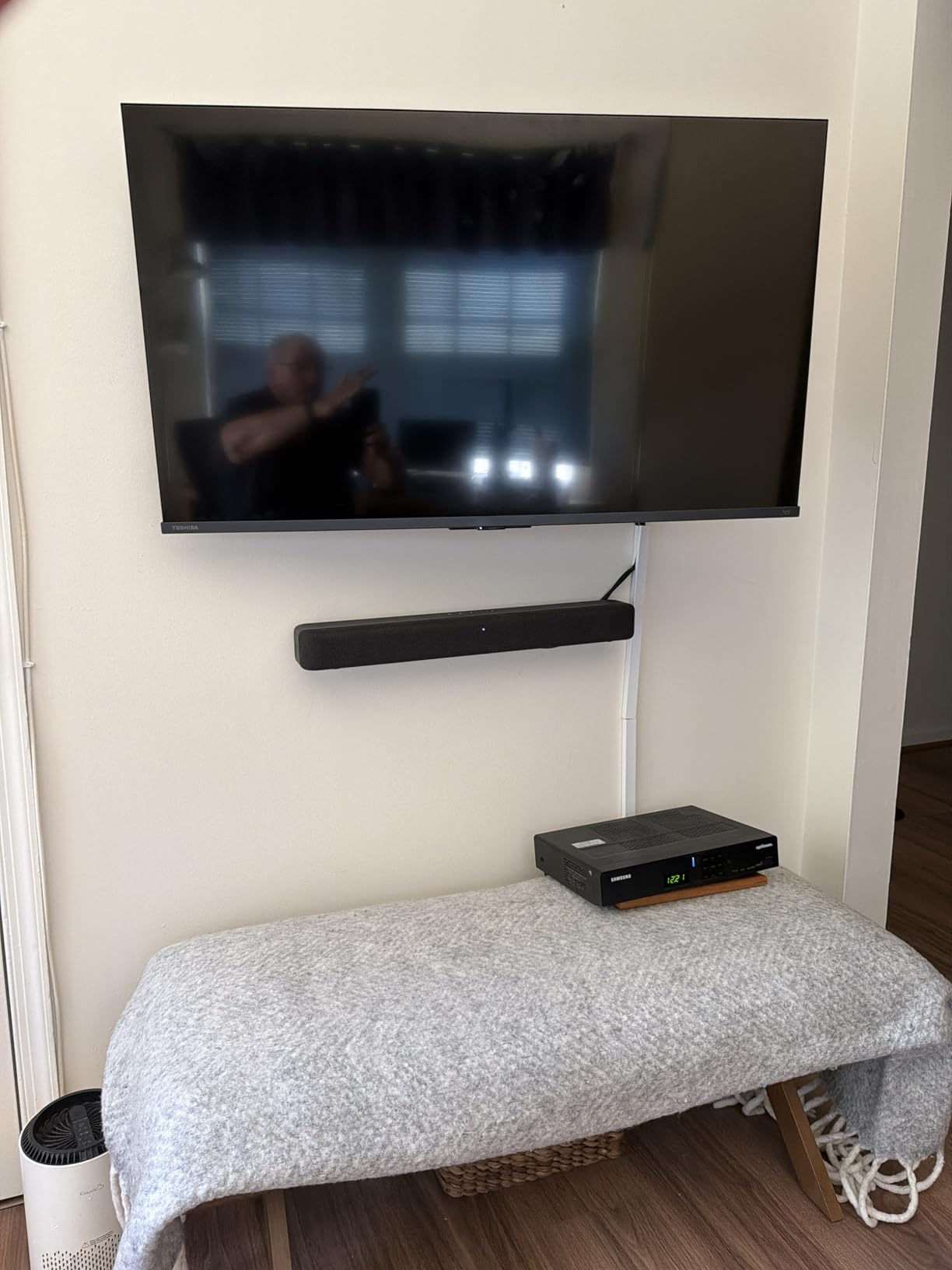 Amazon Fire TV Soundbar, 2.0 speaker with DTS Virtual:X and Dolby Audio, Bluetooth connectivity customer photo 1