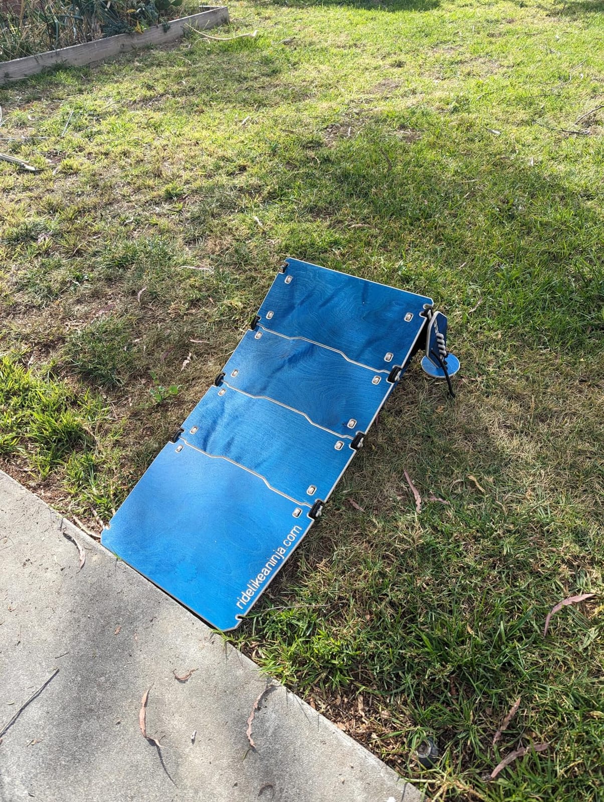 Ninja MTB Jump Ramp, Turbo Kicker Portable Jump Ramp, 4 Panel Ramp for All Ages, Ideal for MTB Bikes, BMX Bikes, One Wheels, Scooters, Skateboards, and RC Cars customer photo 1