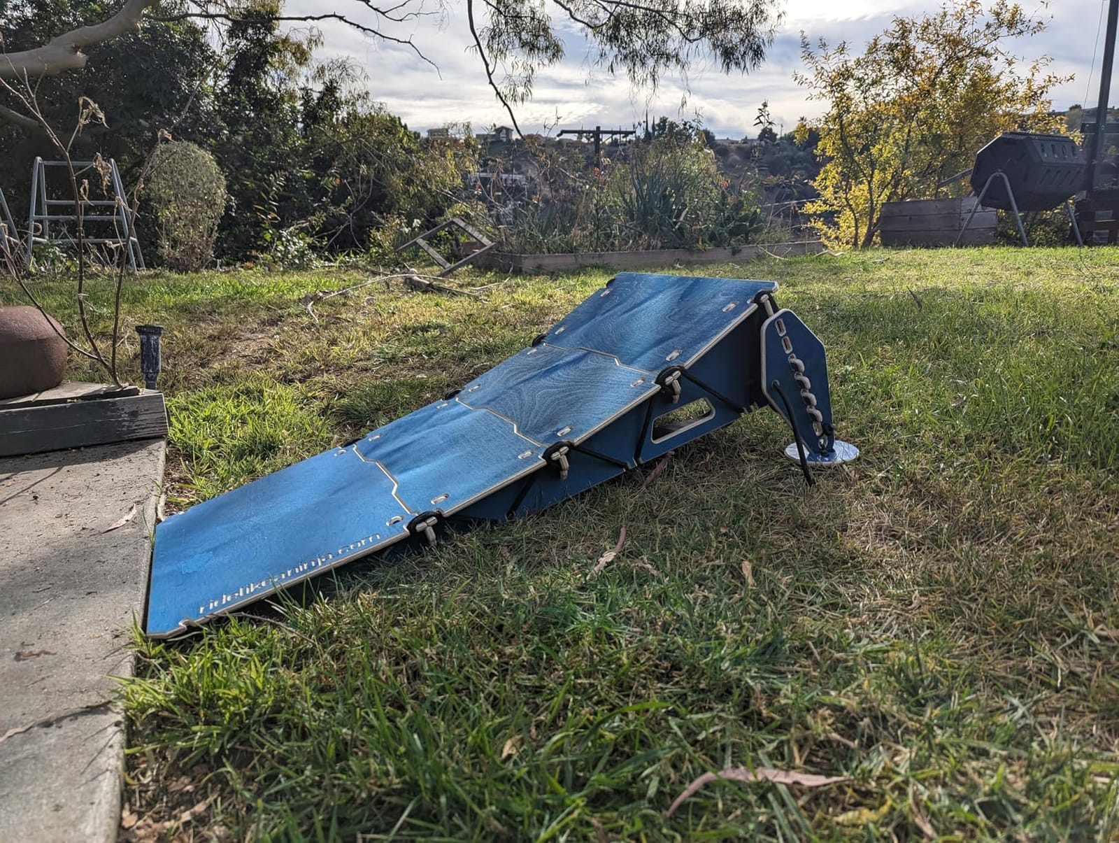 Ninja MTB Jump Ramp, Turbo Kicker Portable Jump Ramp, 4 Panel Ramp for All Ages, Ideal for MTB Bikes, BMX Bikes, One Wheels, Scooters, Skateboards, and RC Cars customer photo 2