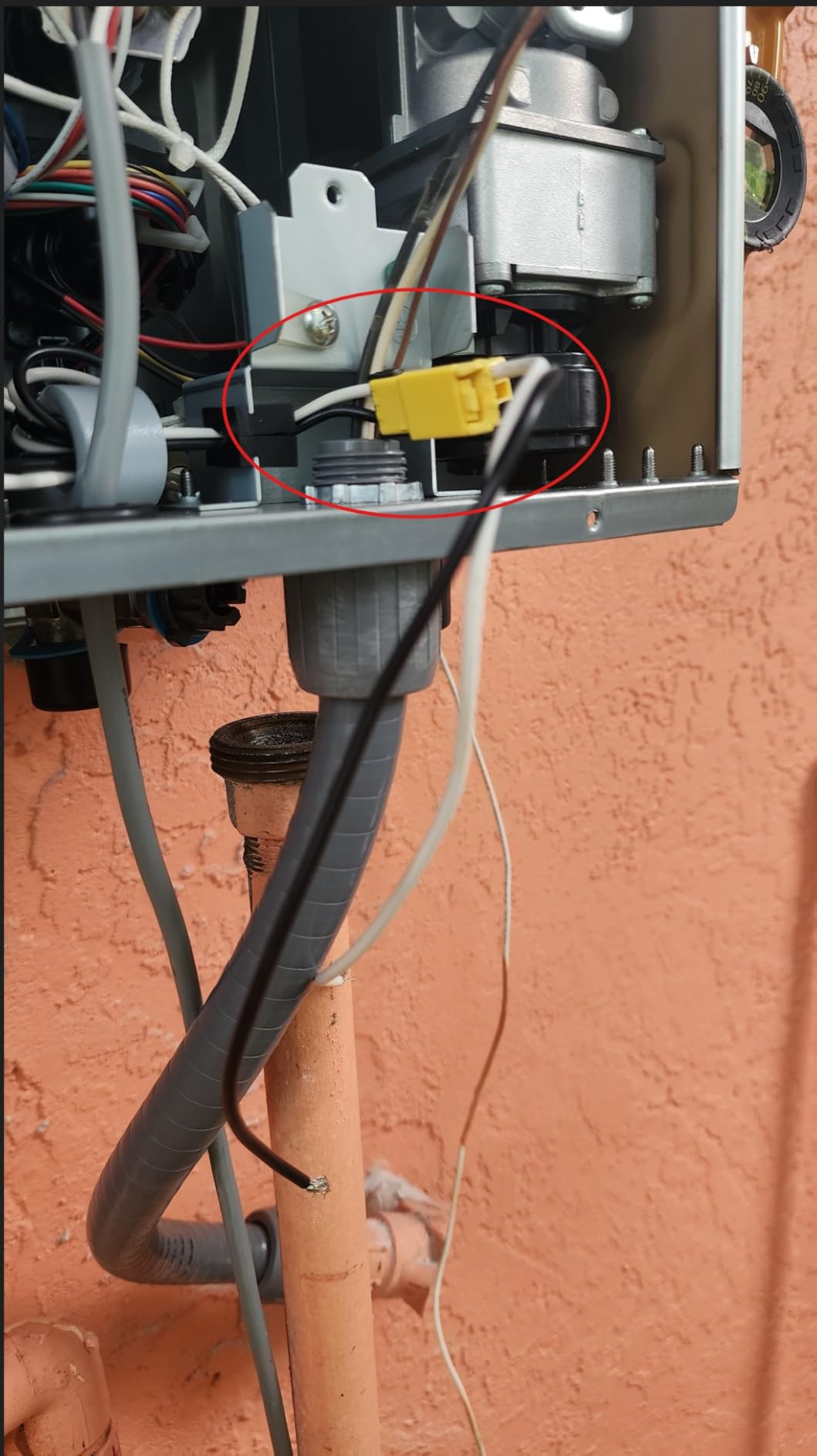 Rheem RTG Series 7.0 GPM Natural Gas Tankless Water Heater Outdoor | 160,000 BTUs High Efficiency On Demand, Continuous Hot Water | Non-Condensing customer photo 1