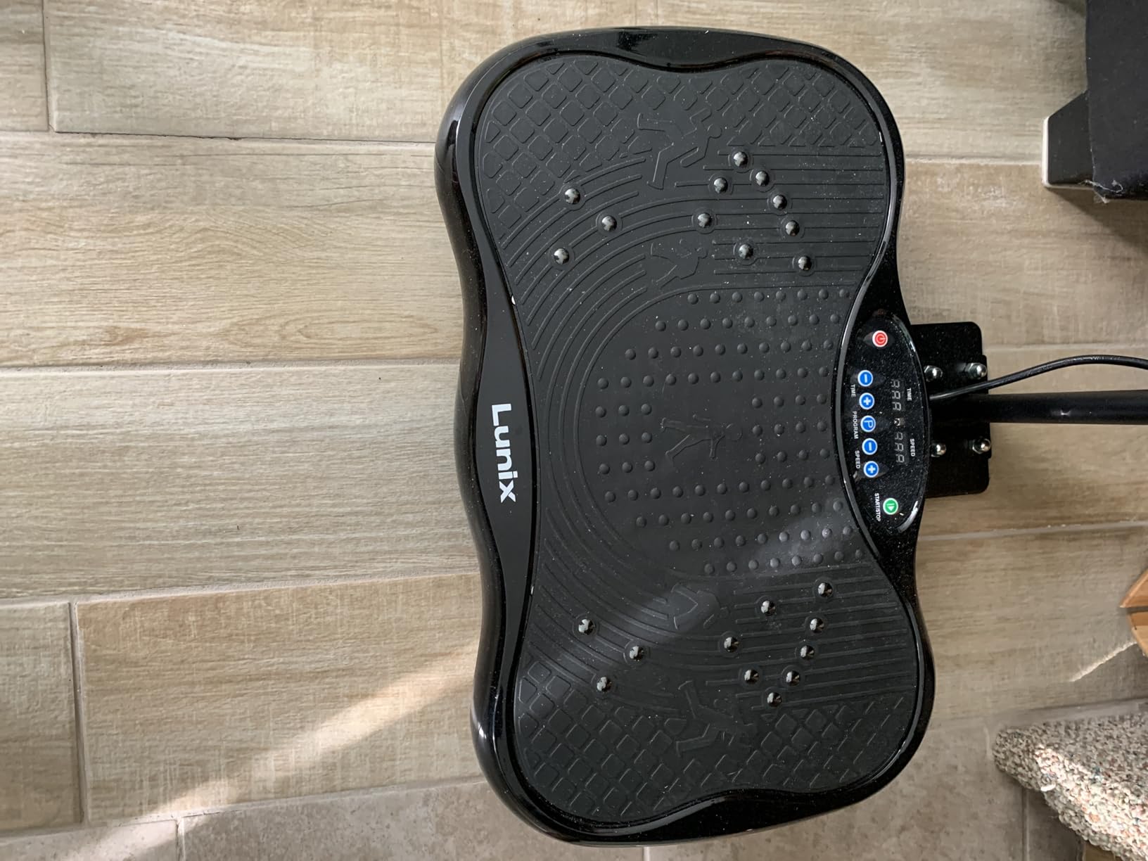 Lunix LX18 Vibration Plate Exercise Machine with Handles & Magnetic Acupoints, Power Platform for Lymphatic Drainage, Full Body Workout Home Fitness Equipment with Phone Holder customer photo 1
