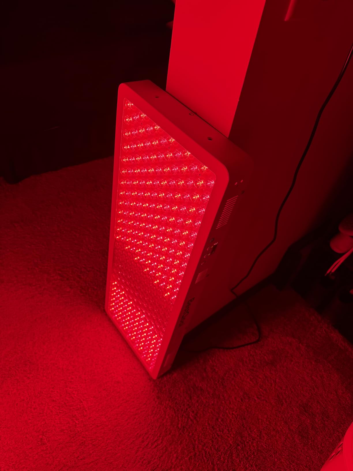 BestQool Red Light Therapy Panel, FSA-HSA 4 Wavelengths Full Body, 470W | 630-940nm Infrared Light Therapy, 300 LEDs Elite Grade Dual Chip, Large LED Light Lamp for Home Use, Modular Design, Pro300 customer photo 1