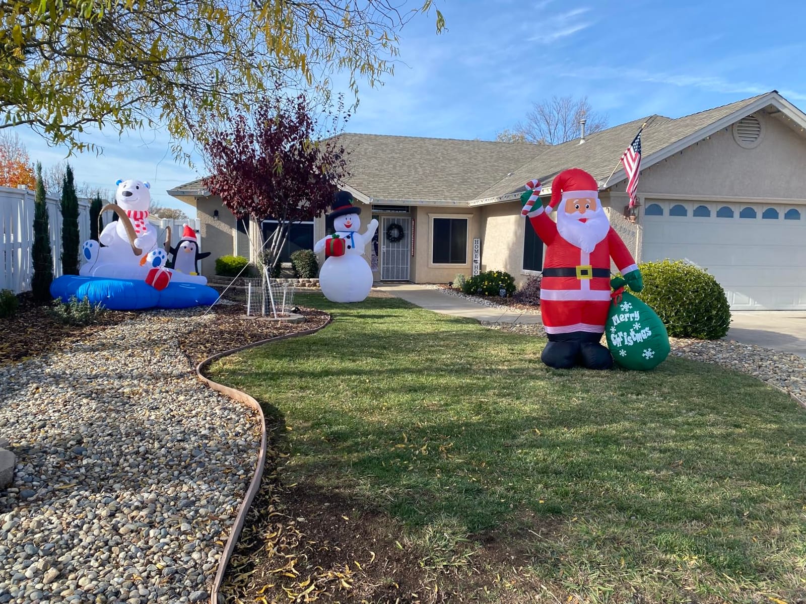 8 FT Christmas Inflatable Santa Claus with Candy and Big Gift Bag Outdoor Decor, Blow Up IP44 Weatherproof Xmas Decorations for Yard, Built-in LED Light for Gardern Lawn Indoor Winter Holiday customer photo 2