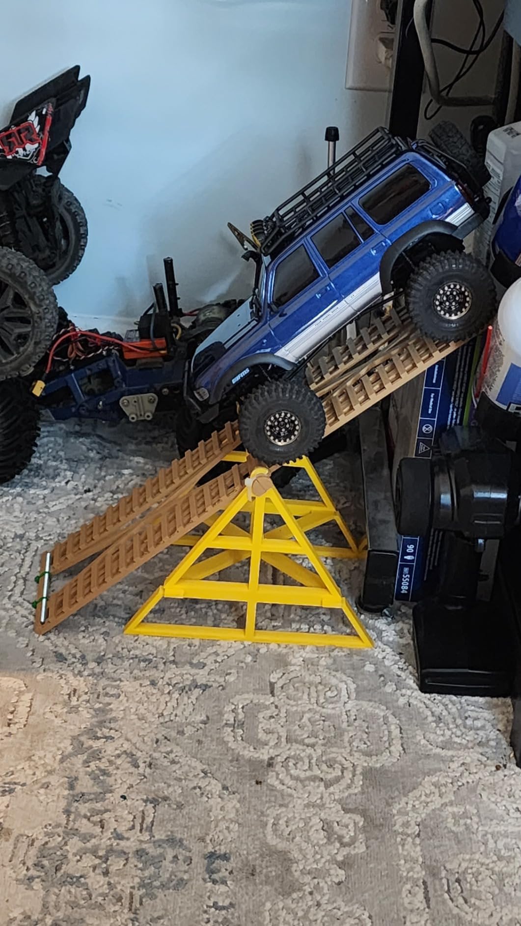 FMS 1/18 FCX18S Toyota Land Cruiser LC80 S Officially Licensed RC Crawler, 4WD RC Rock Truck, 2.4Ghz with 900mAh Battery&LED Lights, Hobby Grade Off-Road RC Truck, Remote Control Car for Adults Grey customer photo 2