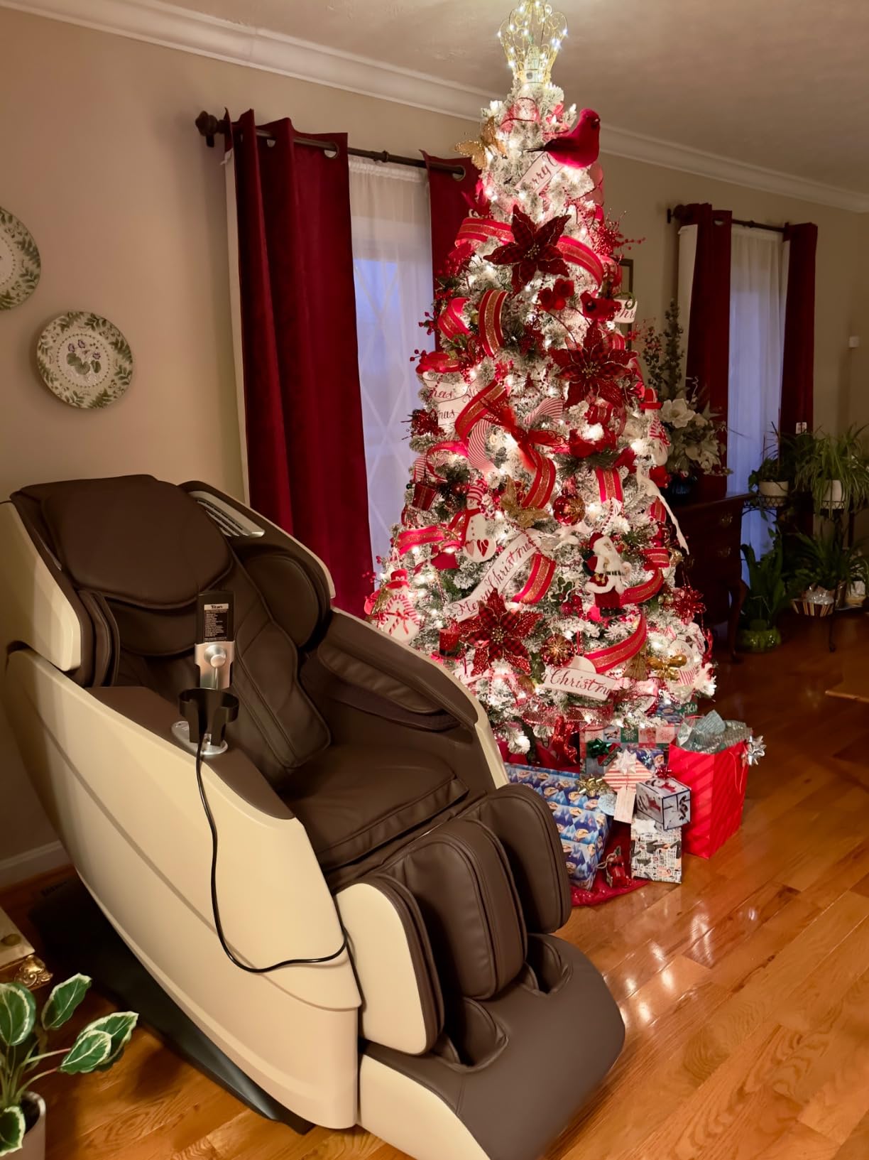 Titan Rejūv 4D l Ergonomic SL Track l Ai Series l Intelligent Health Detection l Full Body Massage Chair l Voice Recognition l Soothing Heating Therapy l Zero Gravity Reclining l Space Saving (Black) customer photo 2