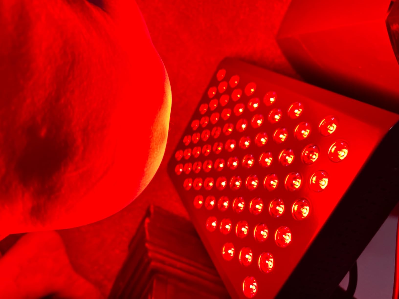 Hooga Red Light Therapy Panel Device - 630nm 660nm 810nm 850nm Red & Near Infrared Light Therapy, LED Light Therapy Lamp, 72 Quad Chip LEDs, Adjustable Brightness, Pulse Mode - ULTRA360 customer photo 1