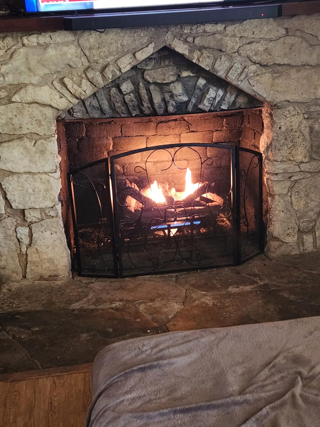 Duluth Forge Ventless Dual Fuel Gas Log Set - 30 in. Split Oak, 33,000 BTU, Remote Control - Model# DLS-30R-1 customer photo 2