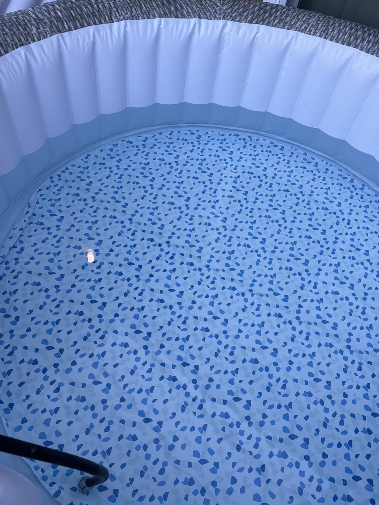 Coleman SaluSpa Sicily Energy-Efficient 5-7 Person Inflatable Hot Tub customer photo 1