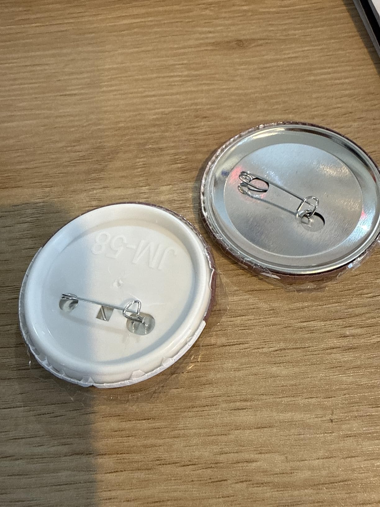 VEVOR Button Maker Machine 1/1.25/2.25 inch(25/32/58mm) 3-in-1 Pin Maker customer photo 2