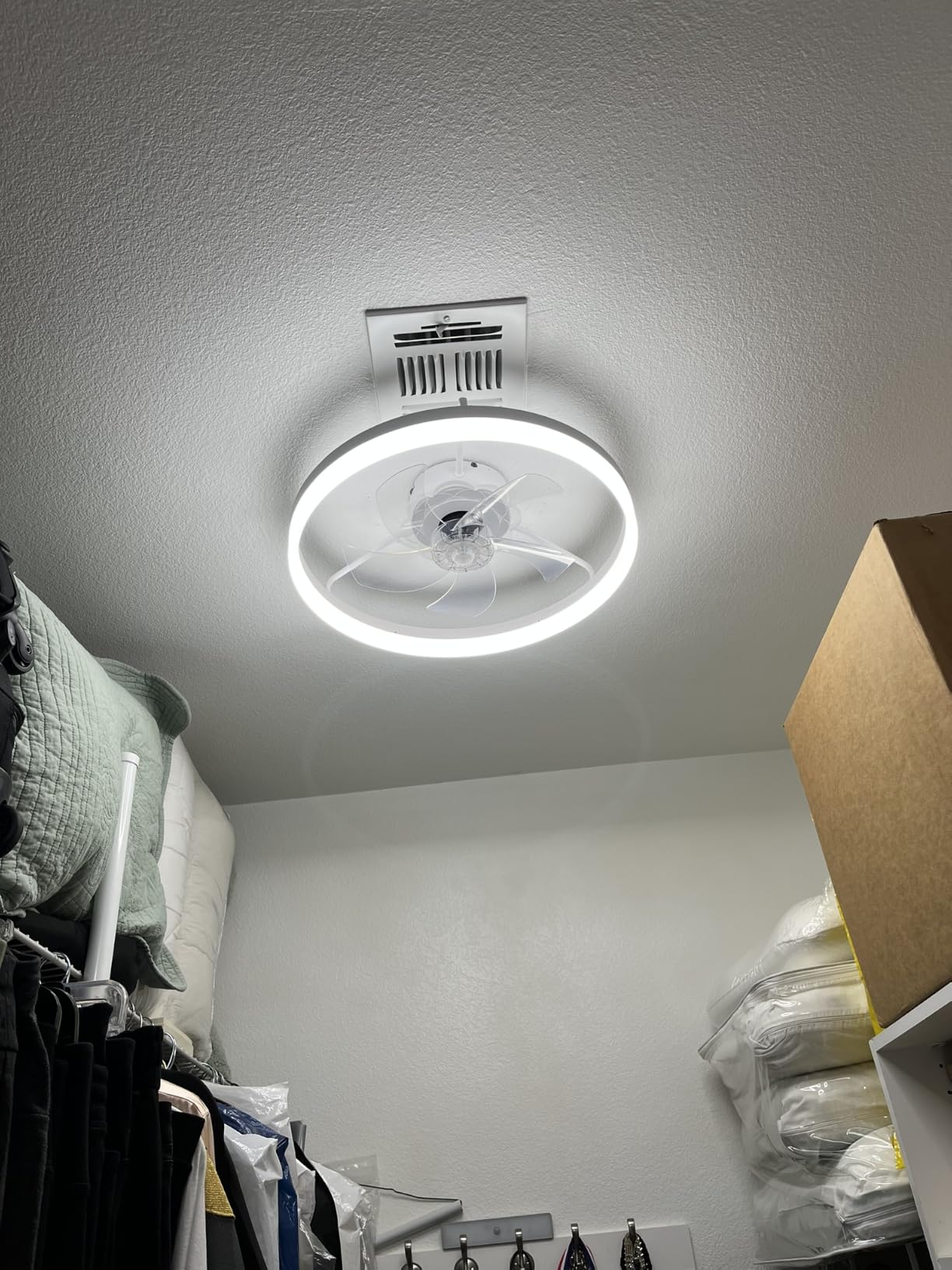 Fszdorj 20'' Low Profile Ceiling Fan with Light and Remote, Fandelier Black customer photo 1
