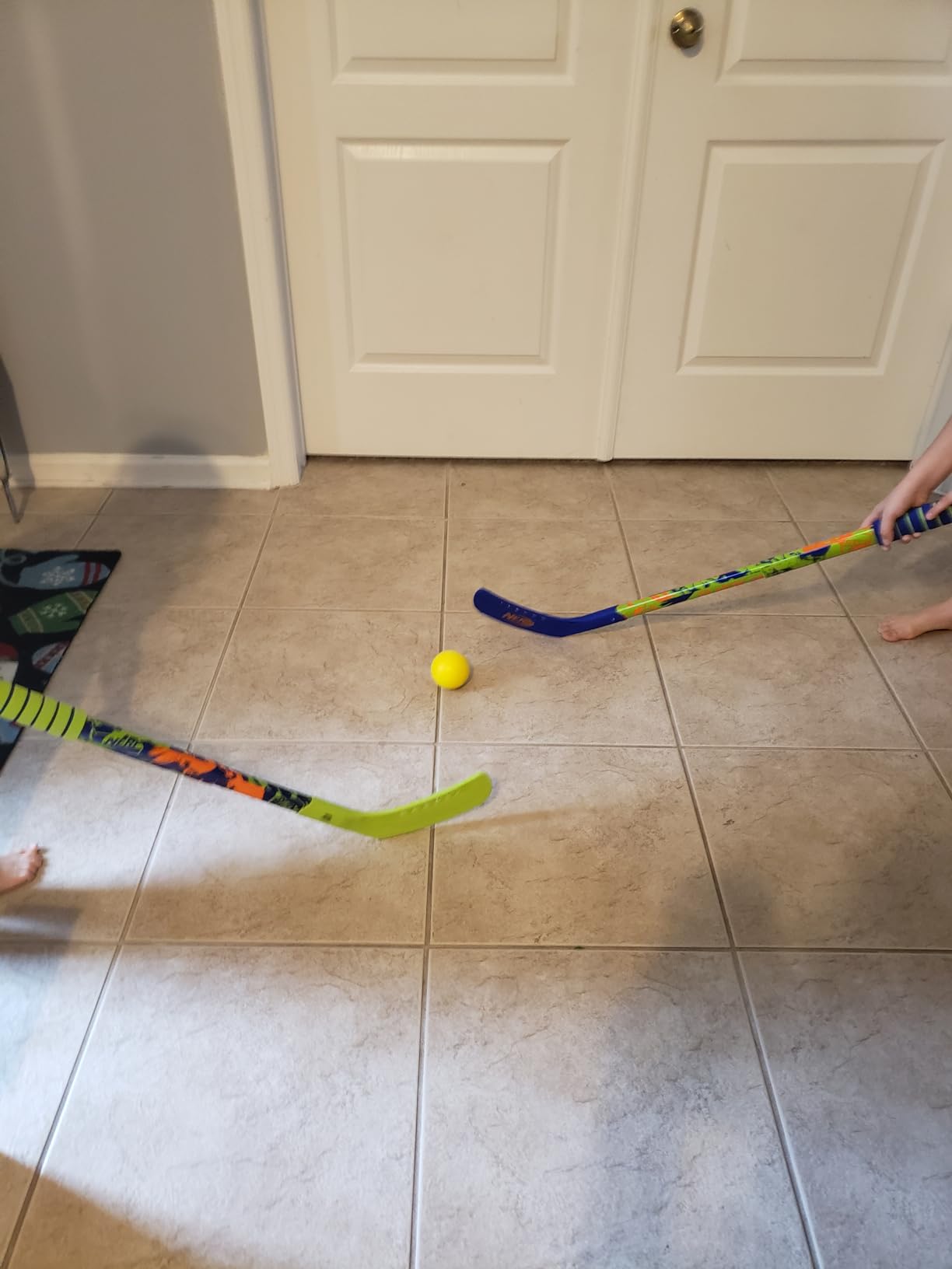 NERF Proshot Hockey Sticks + Ball Set - Knee + Floor Play - 2 Player customer photo 2