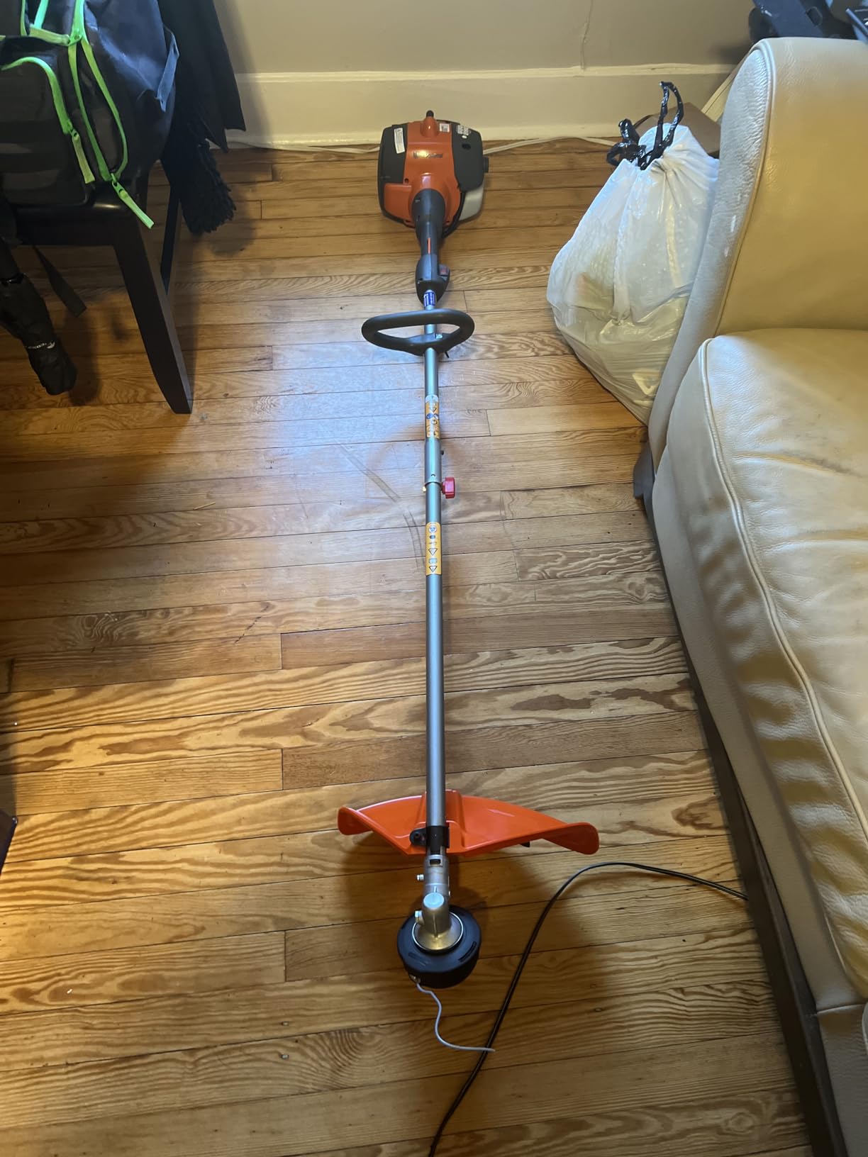 Husqvarna 130L Gas String Trimmer, 28-cc 2-Cycle, 18-Inch Straight Shaft Gas Weed Wacker with Rapid Replace Trimmer Head for Seamless String Reloading, Gifts for Men, 970514405 customer photo 1