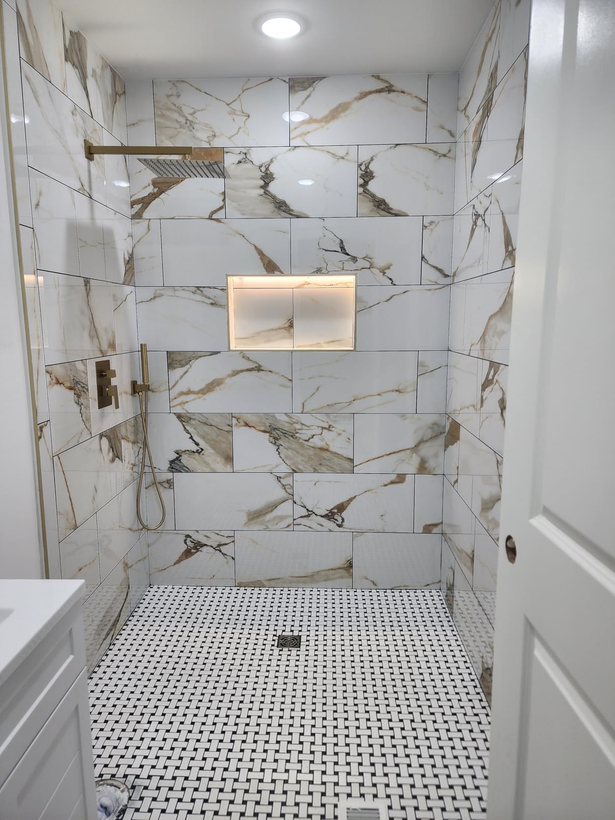 Aolemi Shower System with Rain Head and Handheld,12-Inch,Brushed Gold customer photo 2