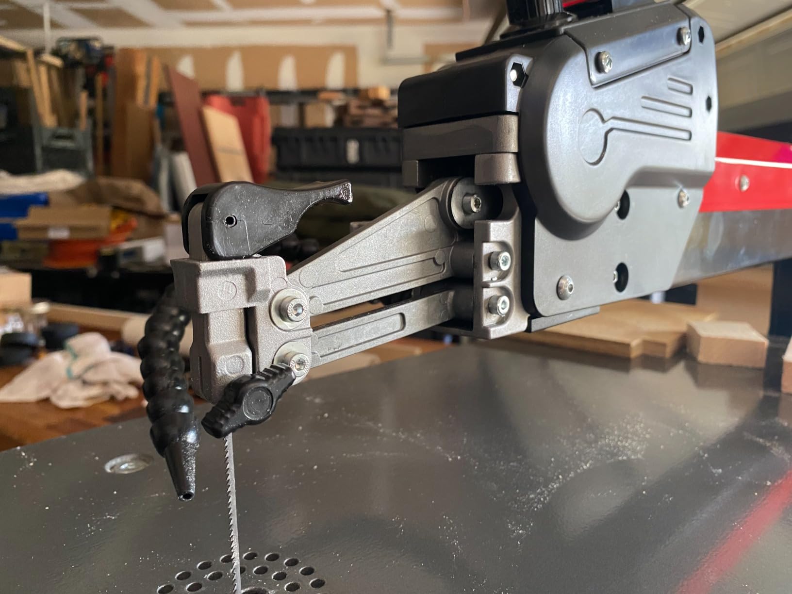BUCKTOOL 22-Inch Scroll Saw, 1/5 HP 1.3A Power Scroll Saws for Woodworking | 360-1550 RPM Variable Speed, 27 x 13-Inch Worktable, Beveling Arm and 15/18 TPI Pinless Scroll Saw Blades for Angled Cuts customer photo 1