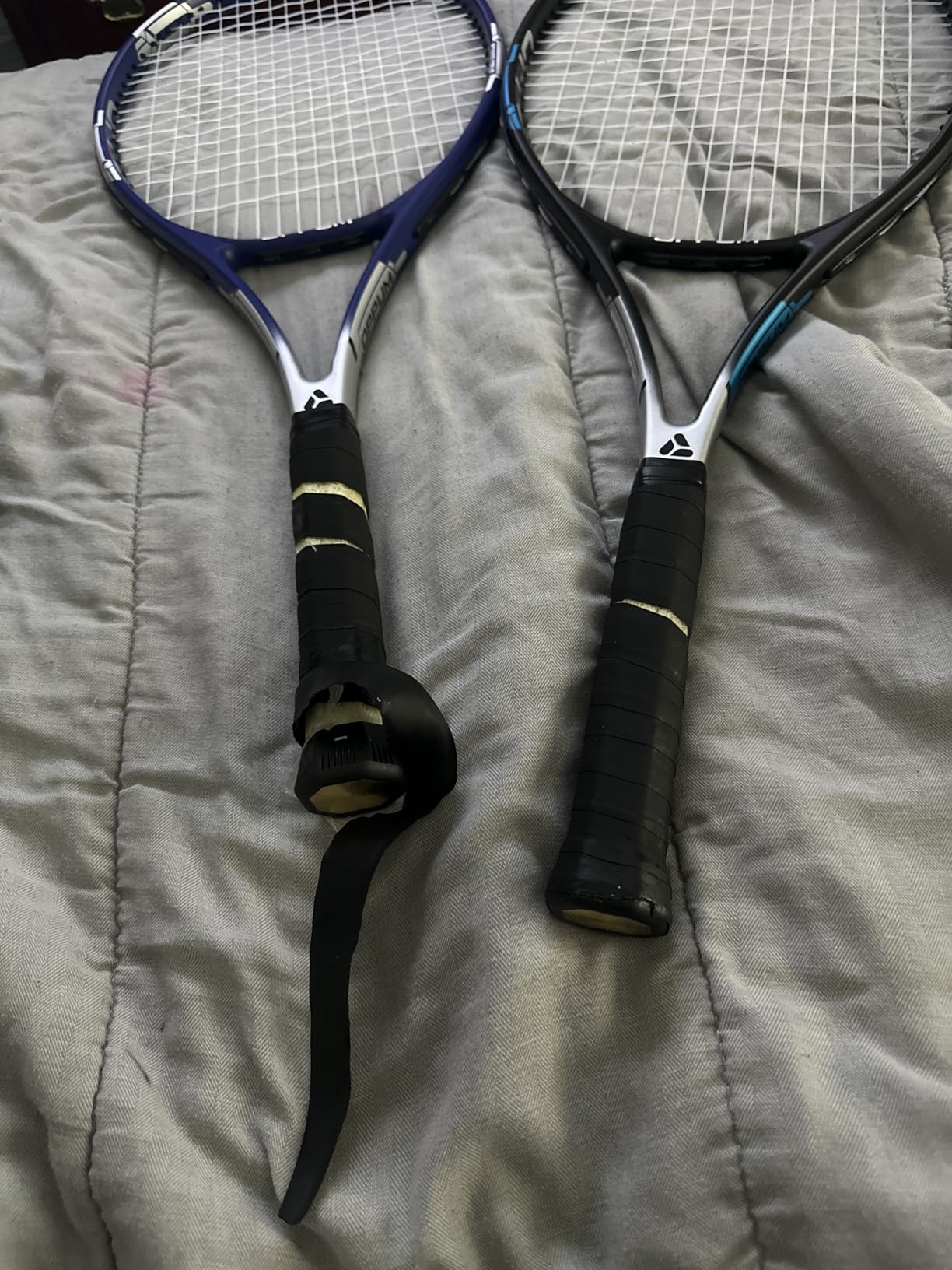 Adult Tennis Racket Set of 2, 27 Inch Pre-Strung for Beginners customer photo 1