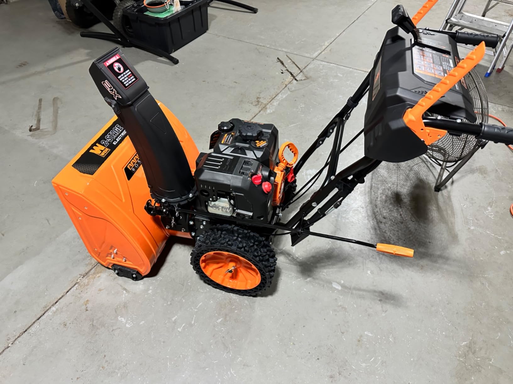 WEN 24-inch 209cc Two-Stage Self-Propelled Gas-Powered Snow Blower with Electric Start (SB209E) customer photo 1