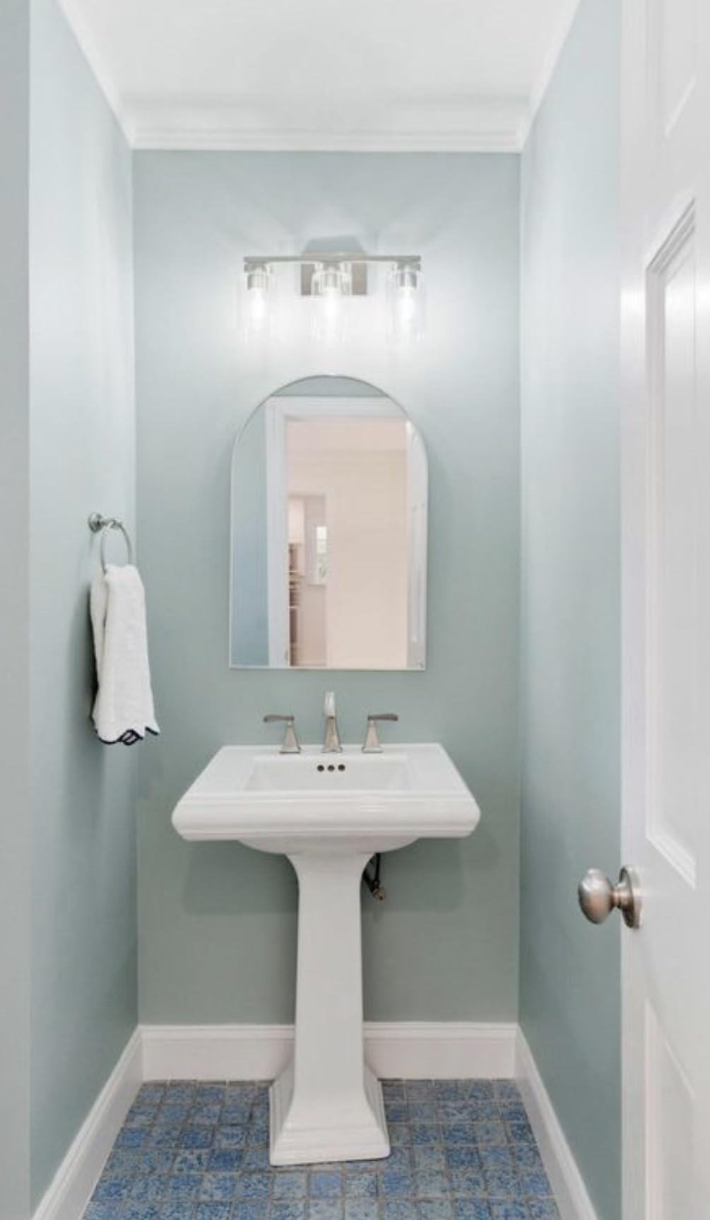3-Light Bathroom Vanity Light, Modern Brushed Gold Wall Lights with Clear Glass Shades, Bathroom Wall Sconce Lamp for Mirror Living Room Bedroom Hallway customer photo 2