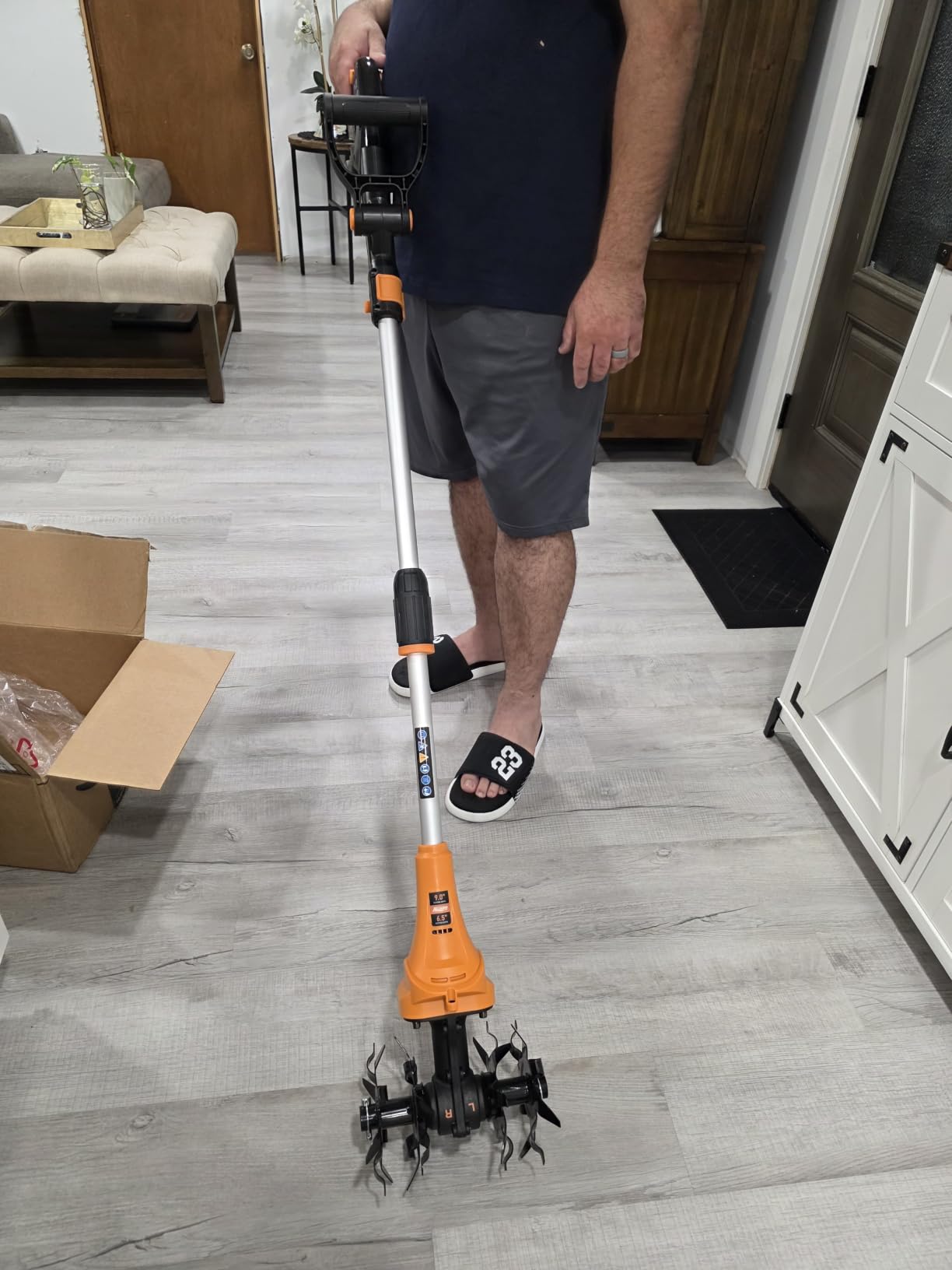 Alloyman 20V Cordless Tiller Cultivator, 360RPM Electric Garden Tiller, with 2 * 4.0Ah Batteries & Charger, 9In Tilling Width and 6.6In Depth Garden Rototiller for Lawn/Gardening/Soil Cultivation customer photo 1