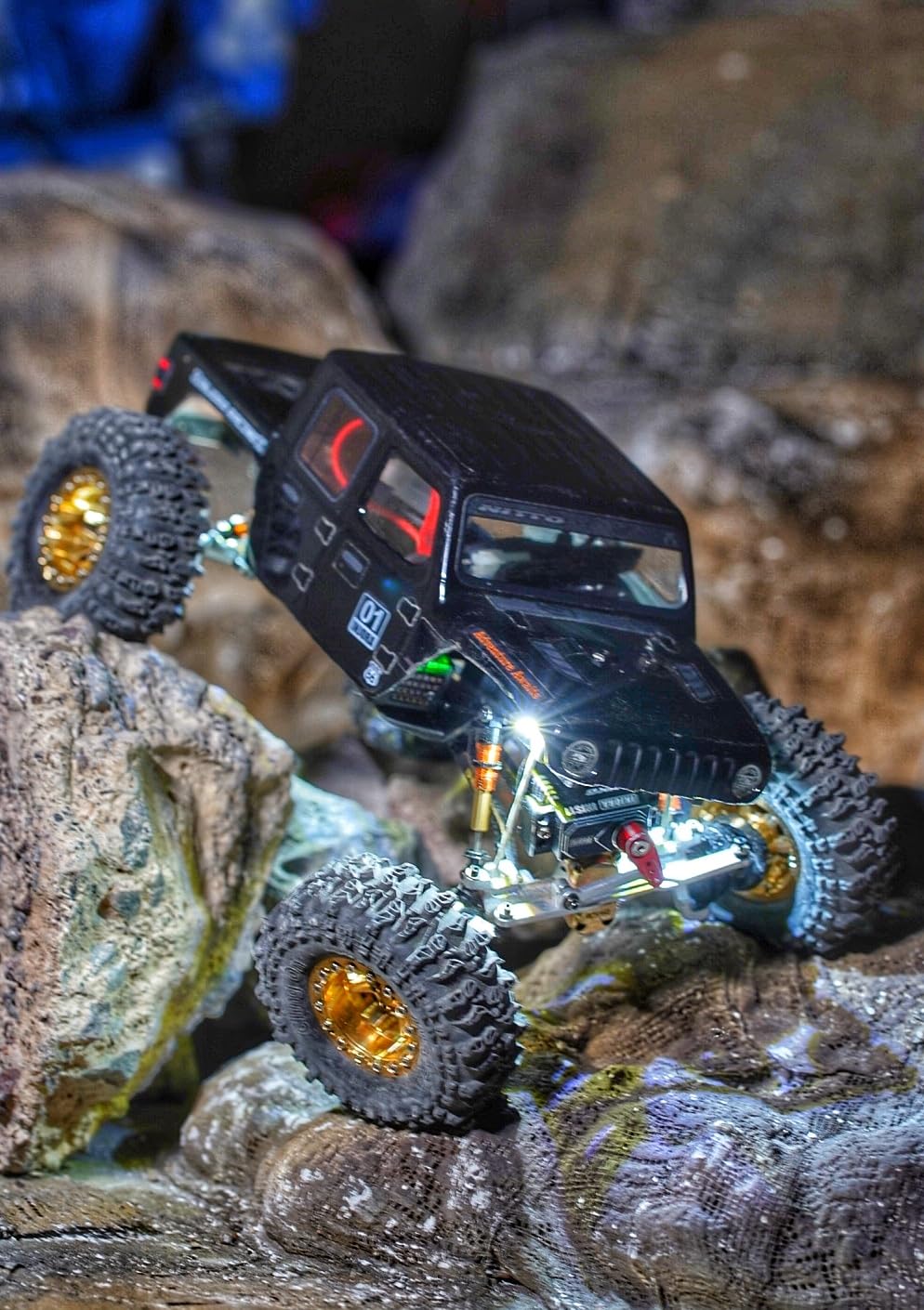 Axial SCX24 Jeep Gladiator RC Truck 4WD Rock Crawler Green AXI00005V2T3 customer photo 2