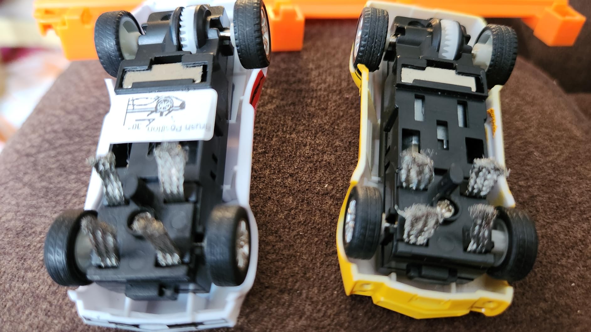 Slot Car Race Track Sets for Boys, Race Car Track with 2 High-Speed Slot Cars, Battery or Electric Car Track, Dual Racing Game Lap Counter Track Sets, Toys Gifts for Boys Girls Ages 6 7 8-12 customer photo 1