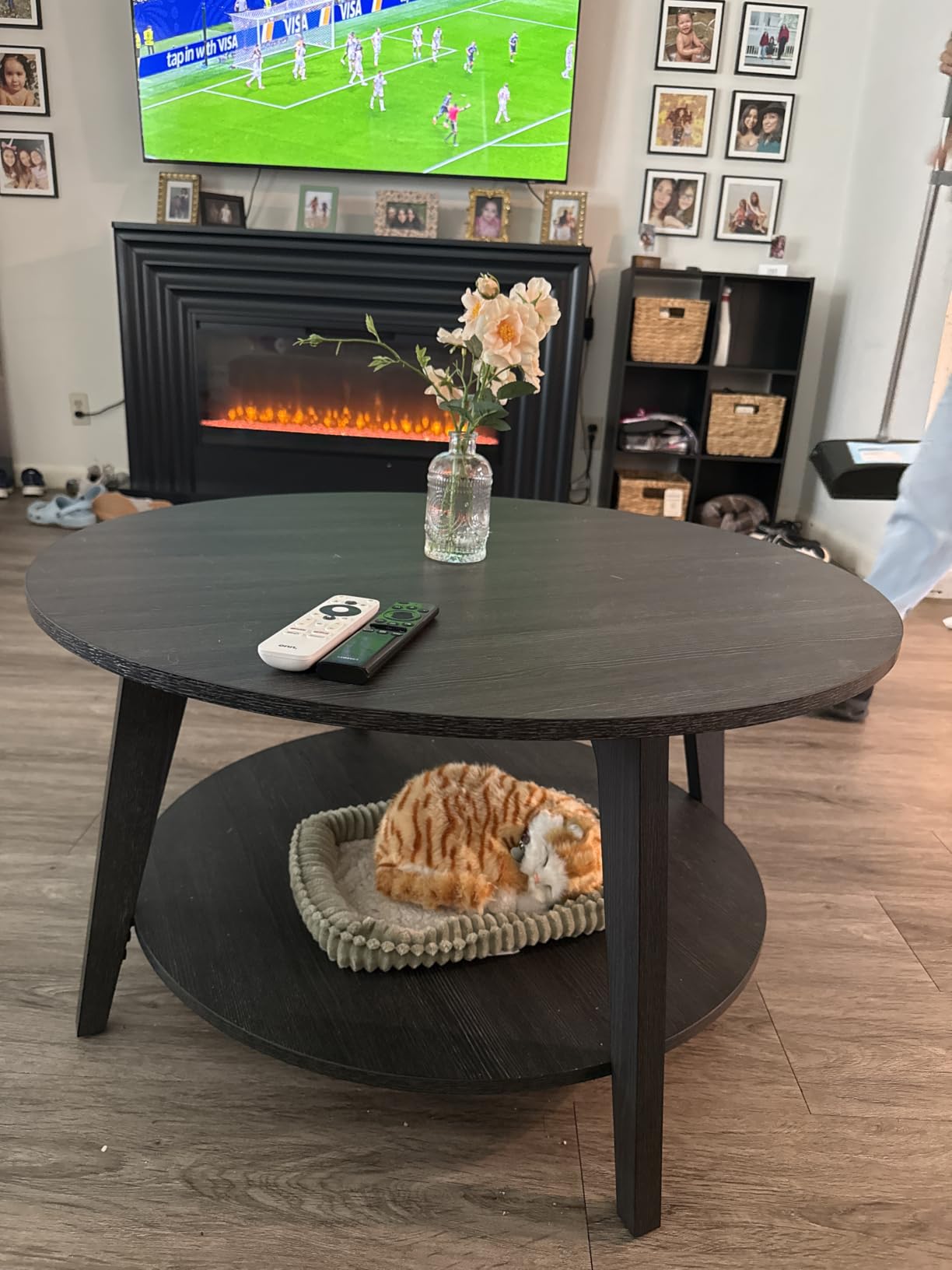 VASAGLE Round Coffee Table, 2-Tier Center Table with Storage, Tapered Legs customer photo 1