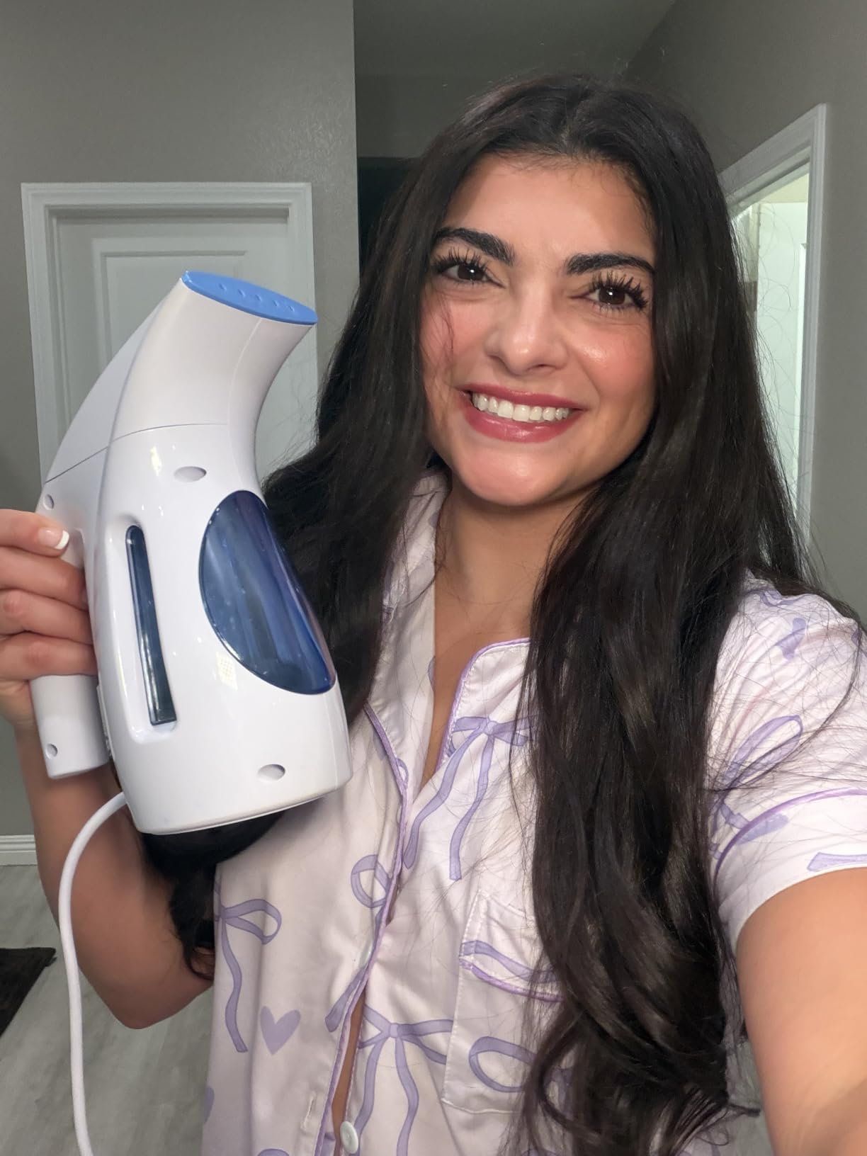 HiLIFE Steamer for Clothes, Portable Handheld Design, 240ml Big Capacity, 700W, Strong Penetrating Steam, Removes Wrinkle, for Home, Office (ONLY FOR 120V) - Black customer photo 2
