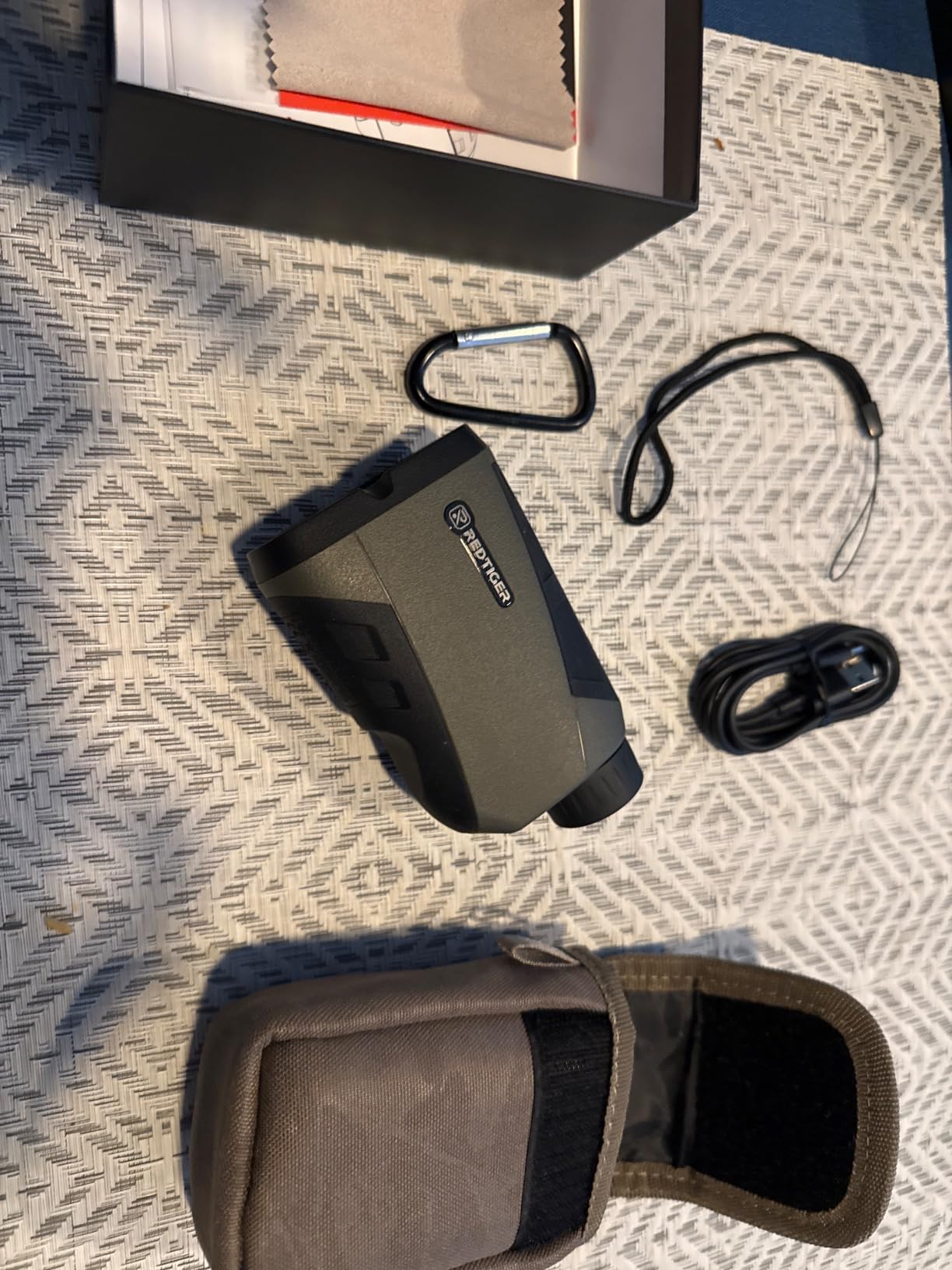 REDTIGER H002 Hunting Rangefinder with Angle & Speed, 1600 Yards customer photo 1