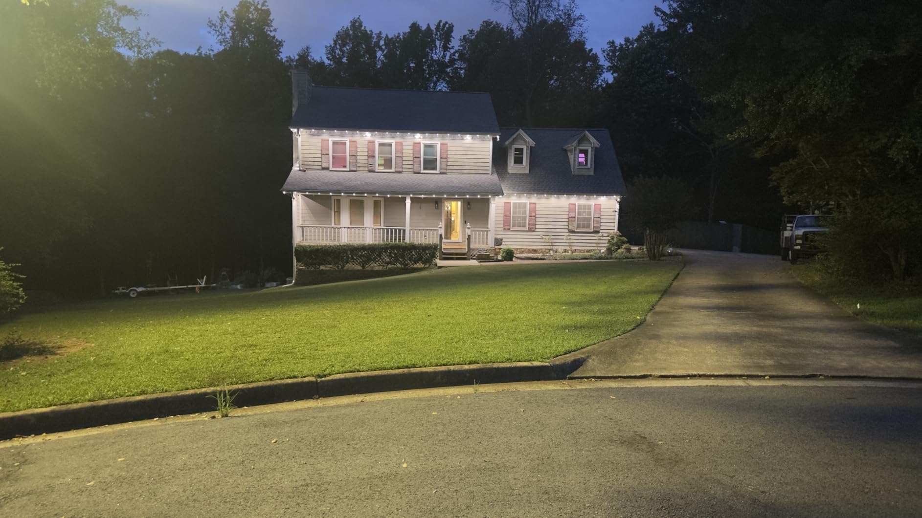 eufy Permanent Outdoor Lights E22, 100ft with 60 Triple-LED Lights customer photo 2
