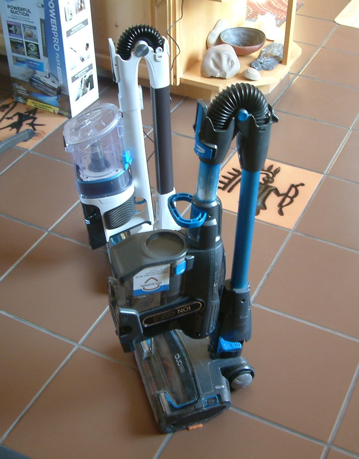 Shark Detect Pro Cordless Stick Vacuum, White, IW1120 customer photo 1