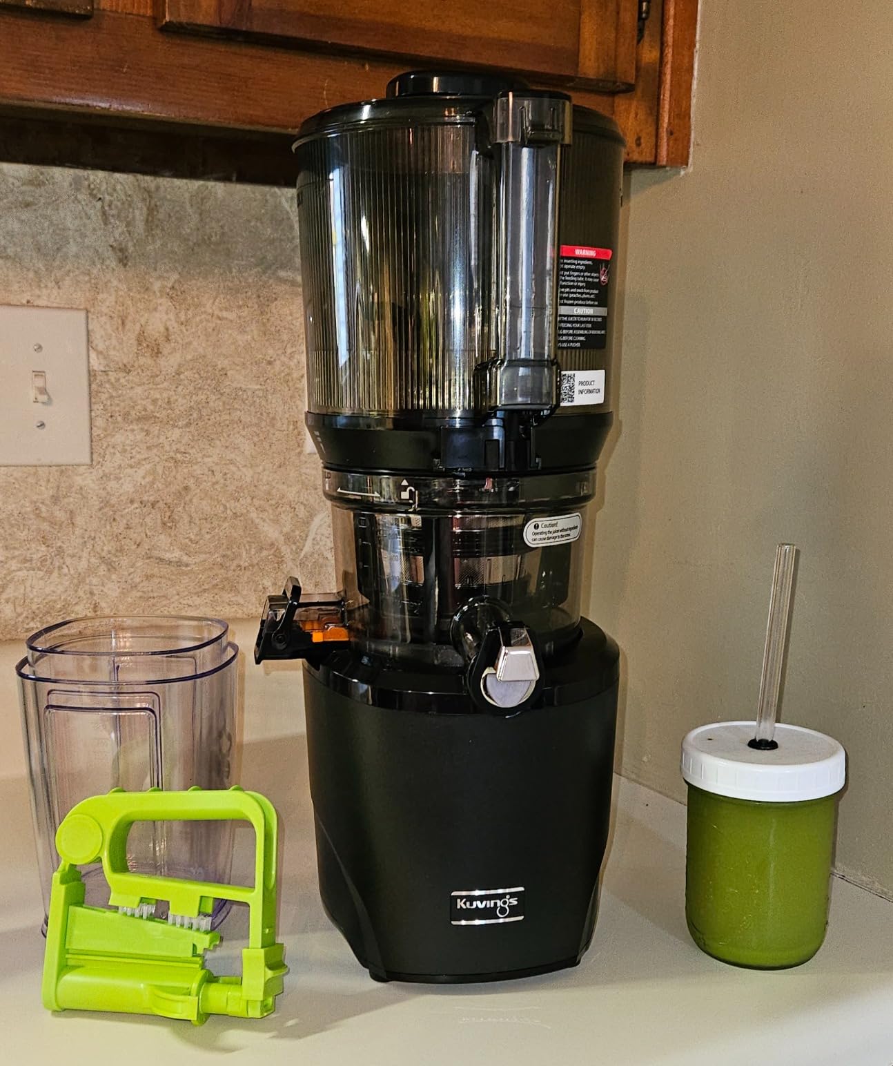 Kuvings AUTO10 Cold Press Juicer Machine, Hands-Free, 100 oz, White customer photo 2