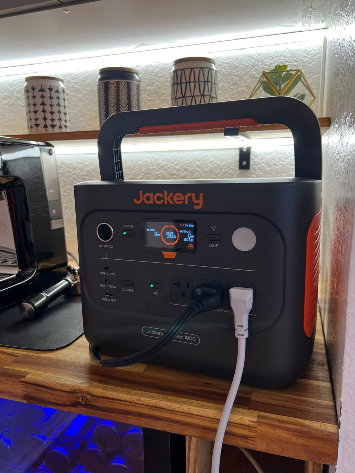 Jackery Explorer 1000 v2 Portable Power Station, 1070Wh, 1500W | 1 Hr Fast Charge, LiFePO4 Battery, 100W USB-C Output, Solar Generator for Camping, Emergency, RV (Solar Panel Optional) customer photo 2