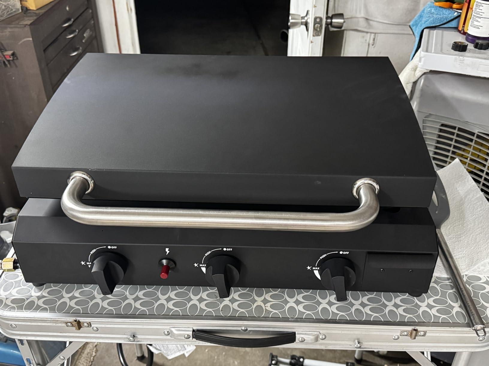 SKOK 3 Burners Outdoor Tabletop Gas Griddle with Hood, Flat Top Grill | 3 Burners Portable Propane Griddle Grill for Kitchen, Outdoor Tailgating BBQ, Camping, Picnicking, 45,000 BTU Output customer photo 1