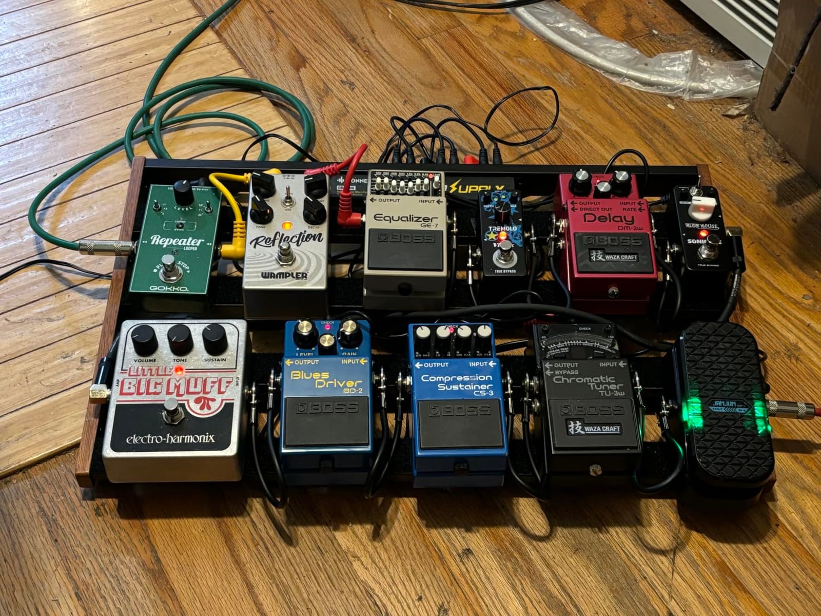 Donner Guitar Pedal Board with Built-in Power Supply customer photo 2