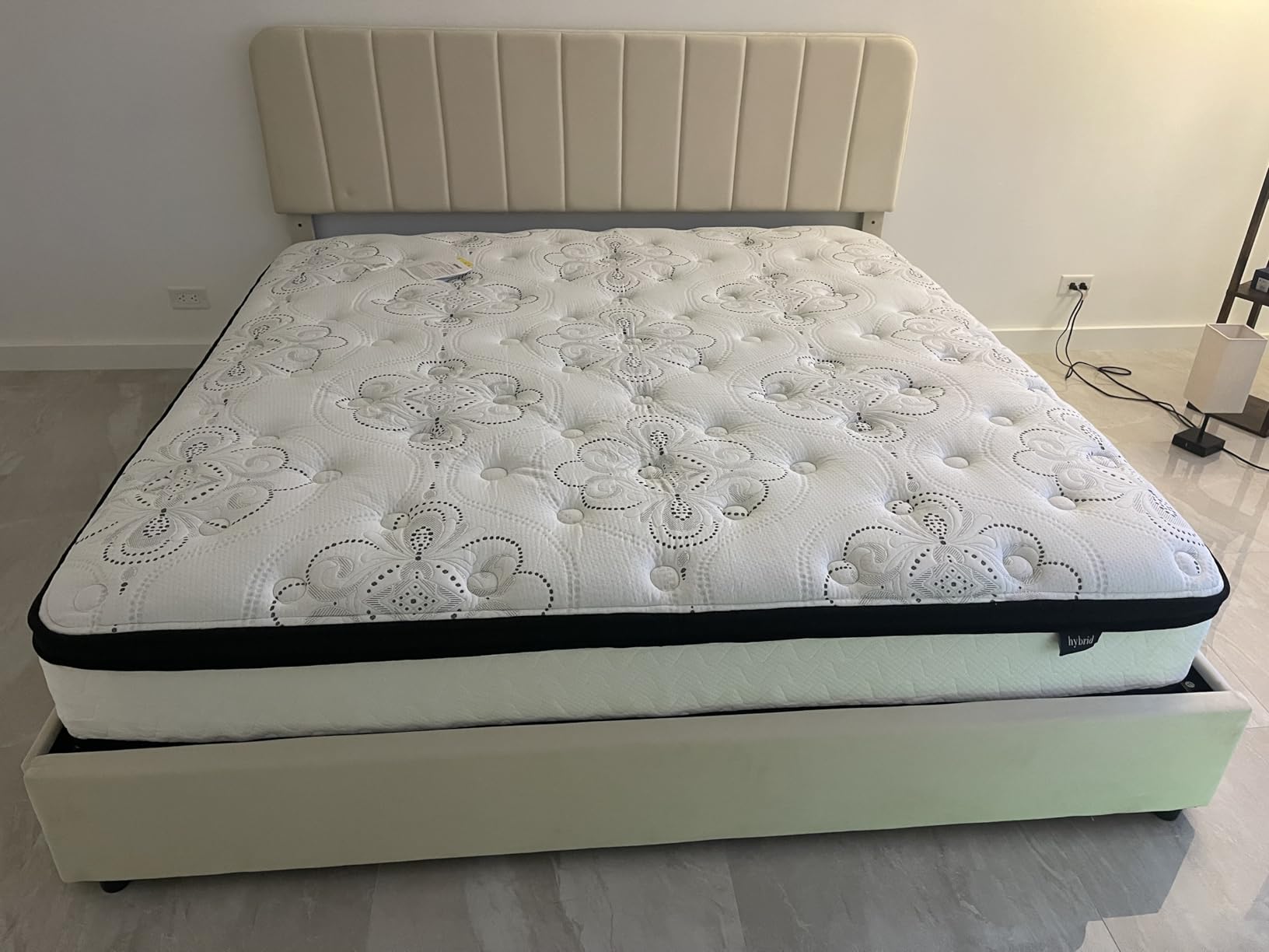 Signature Design by Ashley 12 Inch Hybrid Mattress Queen customer photo 1