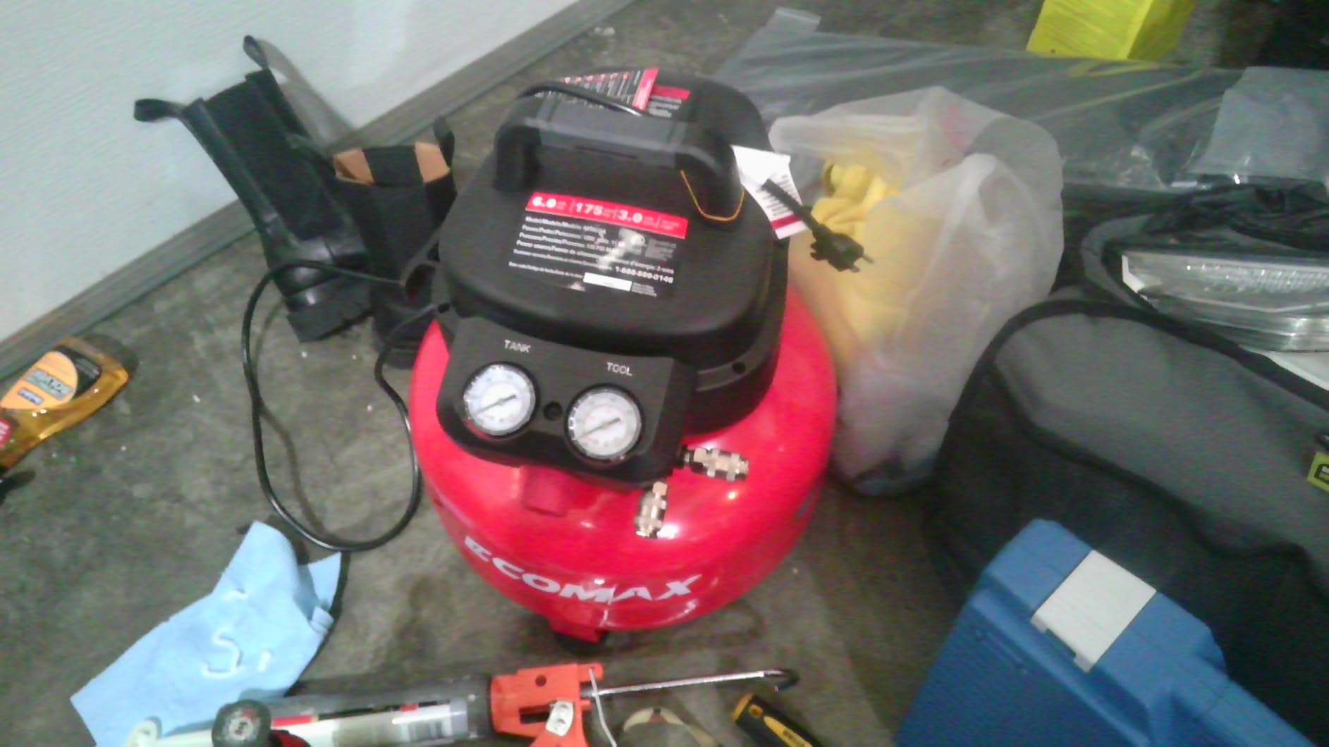 ECOMAX Air Compressor 6 Gallon 175 PSI Pancake Portable Oil-free Tank with 10 PCS Accessories Kit customer photo 1