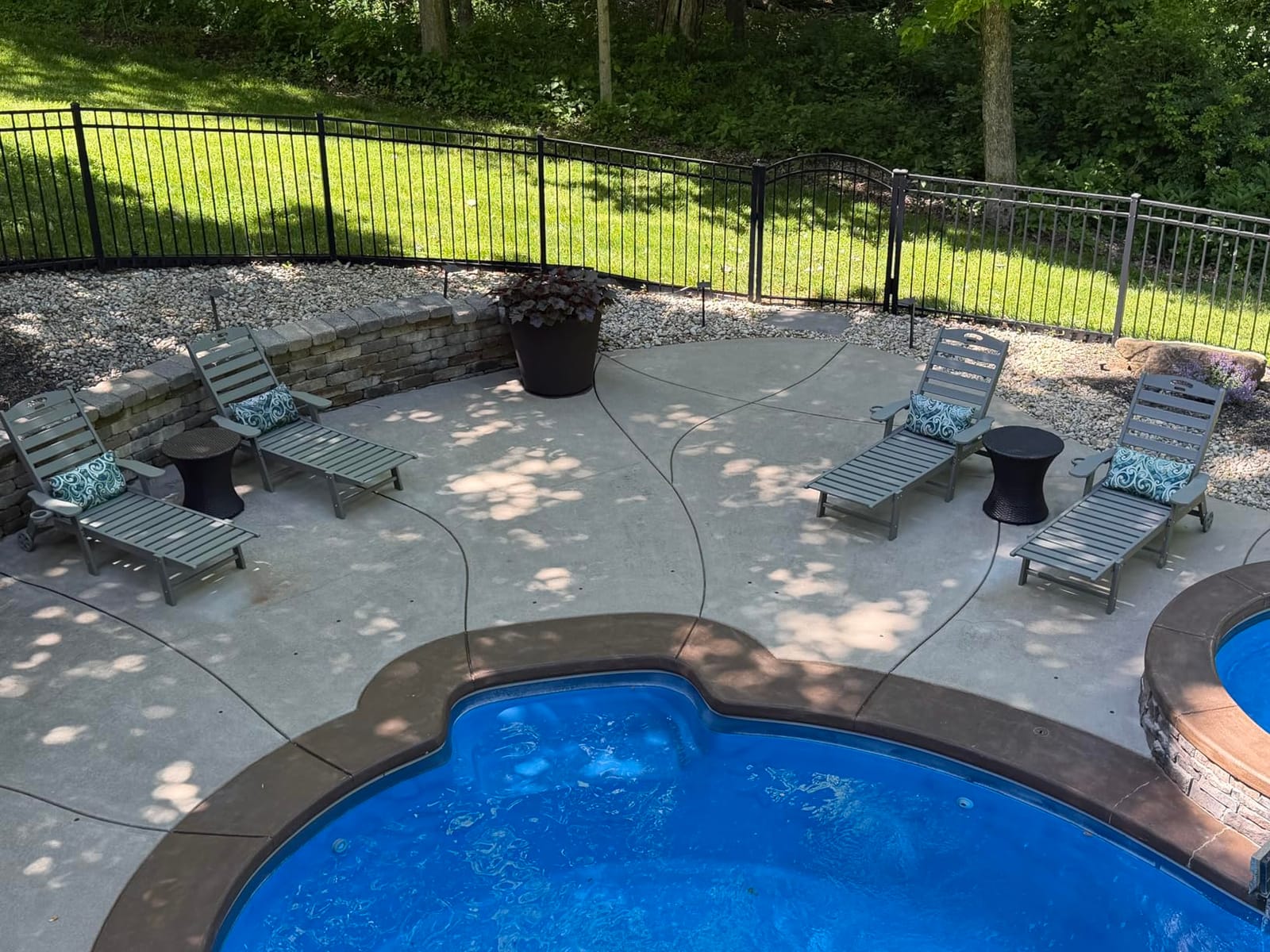 Ciokea Outdoor Chaise Lounge Chair, HDPE Patio Lounge Chair with Wheels customer photo 2