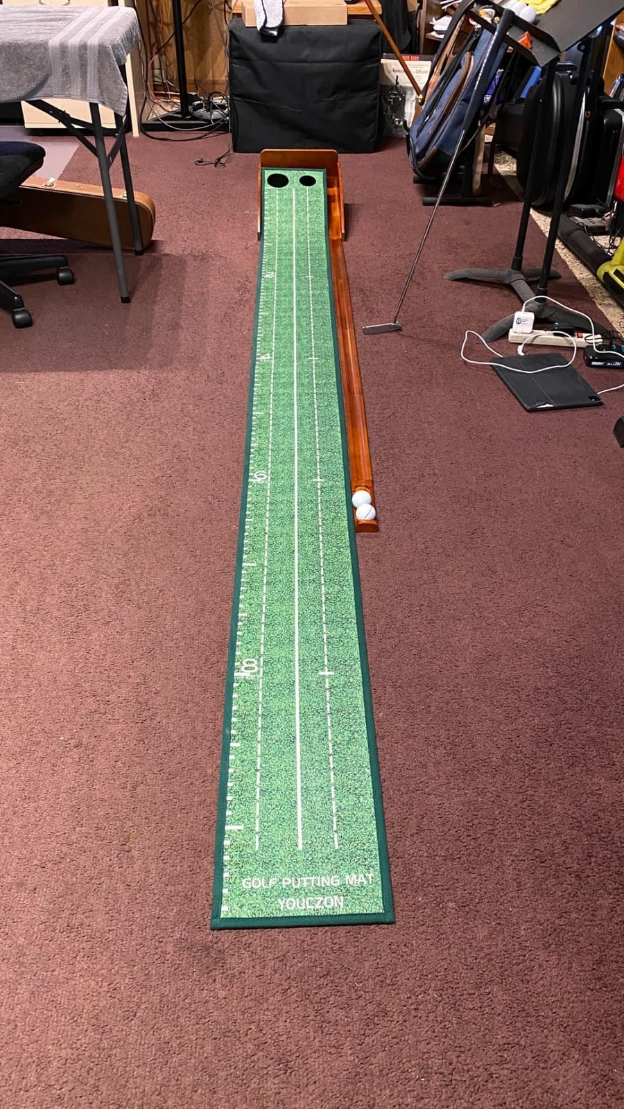 YOUCZON Putting Green Indoor,Golf Putting Mat,Premium Crystal Velvet Surface, Practice Putting mat, Perfect Training Aid & Gift for Golf Lovers Christmas customer photo 2