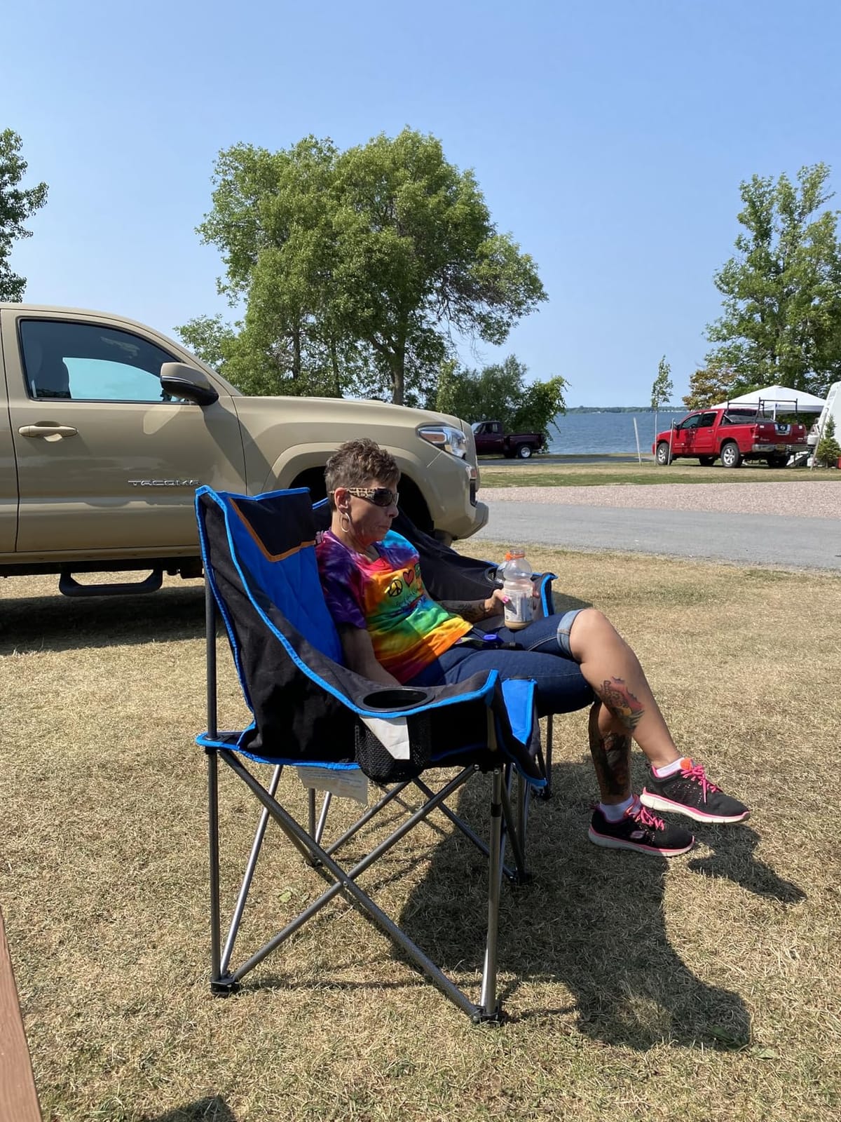 EMERIT Oversized Fully Padded Camping Chair, Heavy Duty 650LB Folding Camping Loveseat, Quad Fold Double Camping Couch with Cup Holders & Carry Bag for Outdoor, Lawn, Sports Events Black customer photo 2