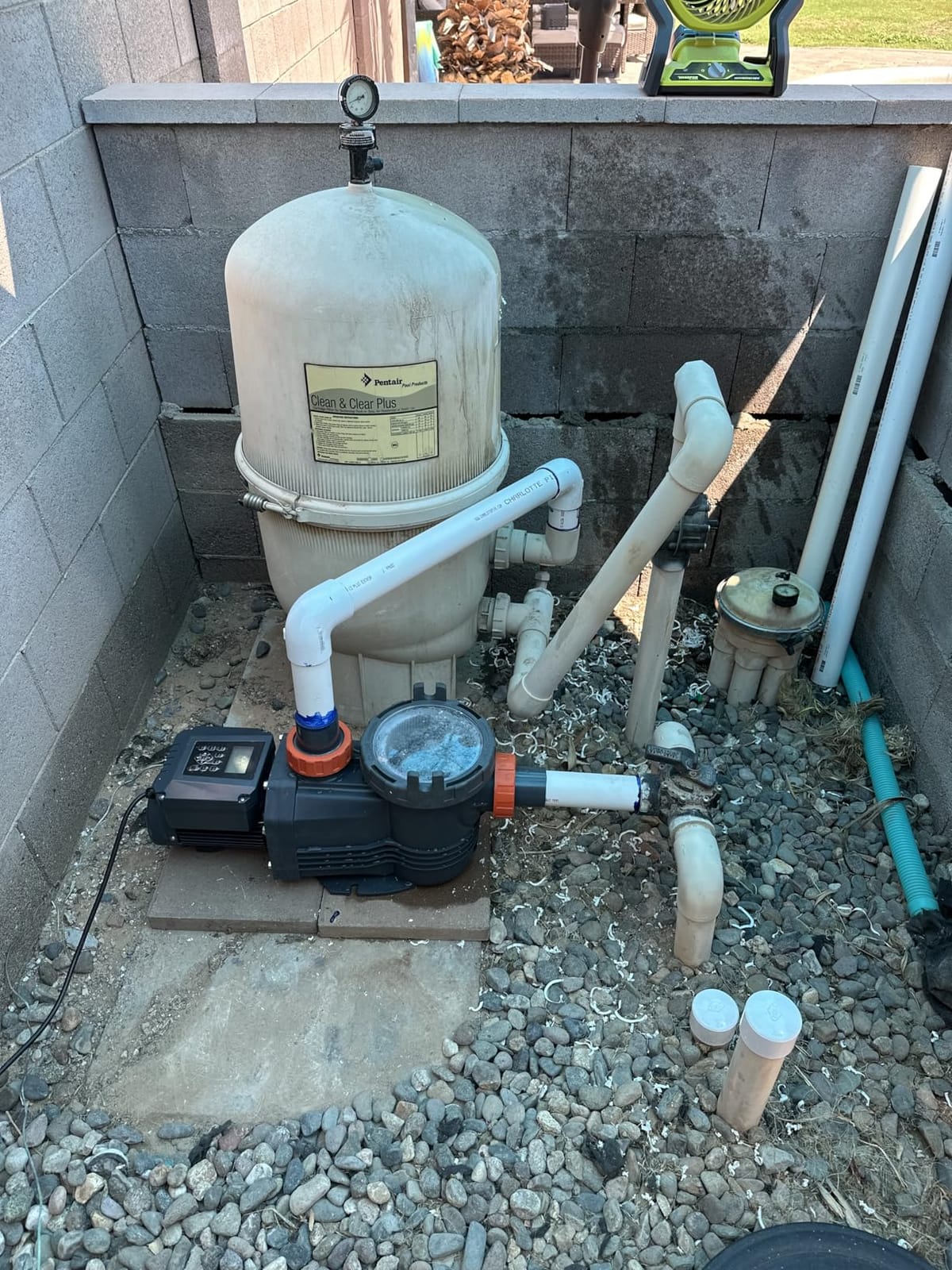 1.8HP Variable Speed Pool Pump for In Ground and Above Ground Pools 220V customer photo 2