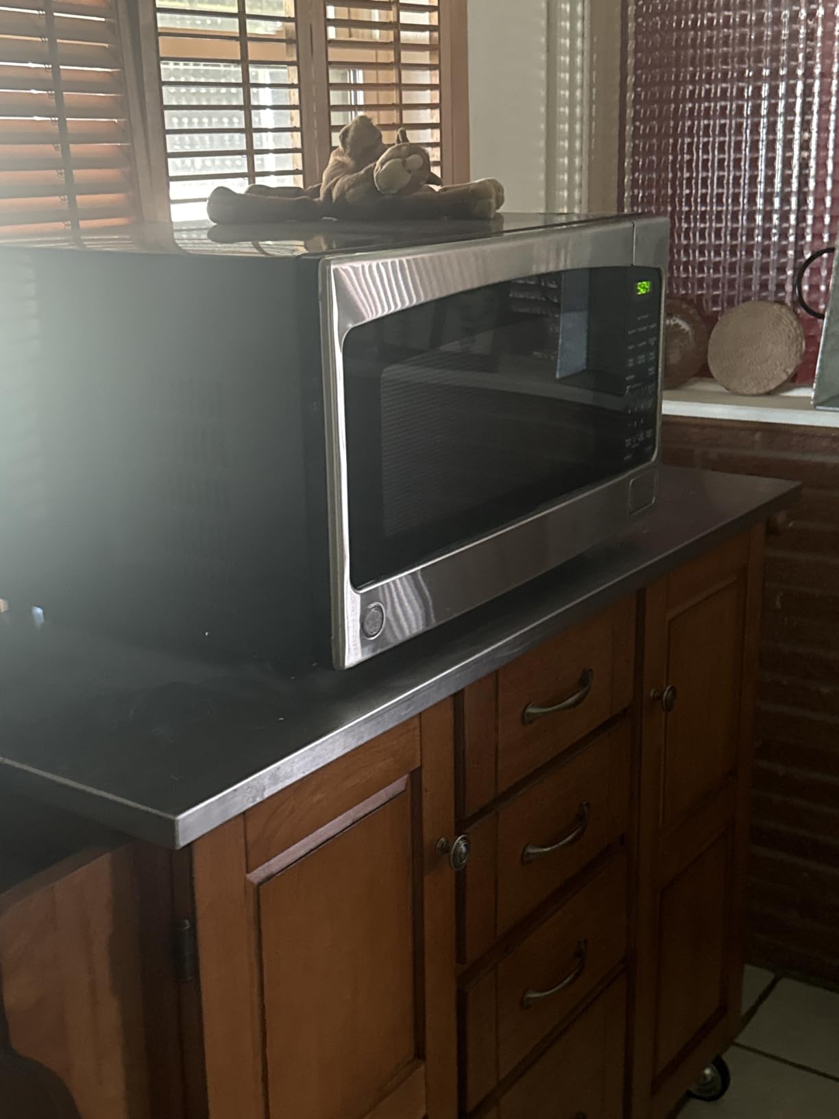 GE Countertop Microwave Oven, 1,200-watt Capacity, 2.0 Cubic Ft., 8 Auto Setting Cooking Settings, Child-Lock Technology, Kitchen Essentials for the Countertop, Dorm Room or Apartment, Stainless Steel customer photo 1