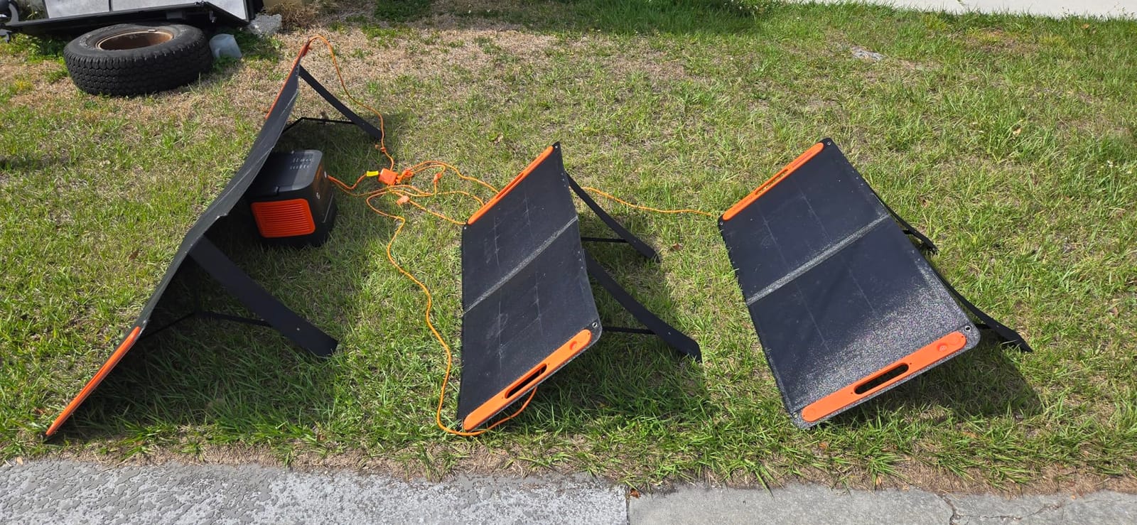 Jackery Explorer 2000 v2 Portable Power Station, 2042Wh, 2200W AC Output customer photo 1