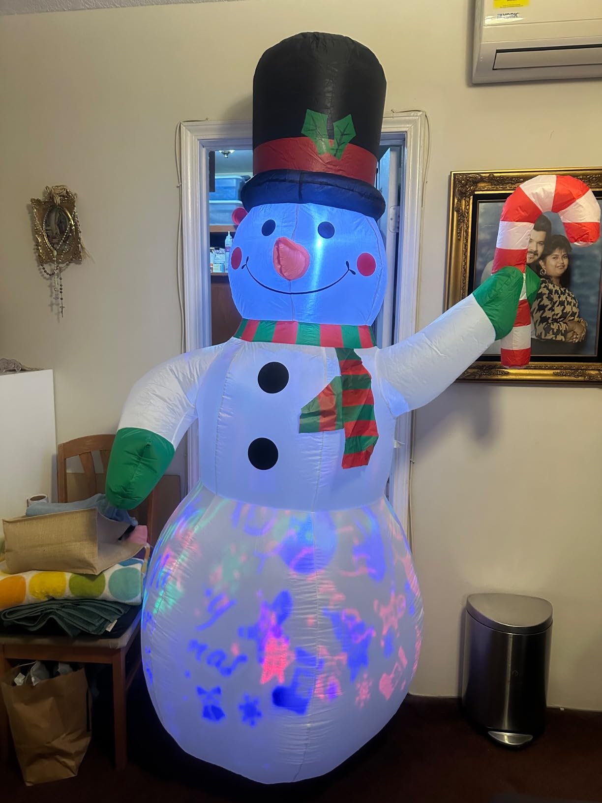 7Ft Christmas Inflatables Snowman Built-in Music Box & Rotating Colorful LED Lights, Christmas Inflatable Decoration Outdoor Blow Up Yard Decoration Snow Man for Holiday Party Xmas New Year customer photo 1