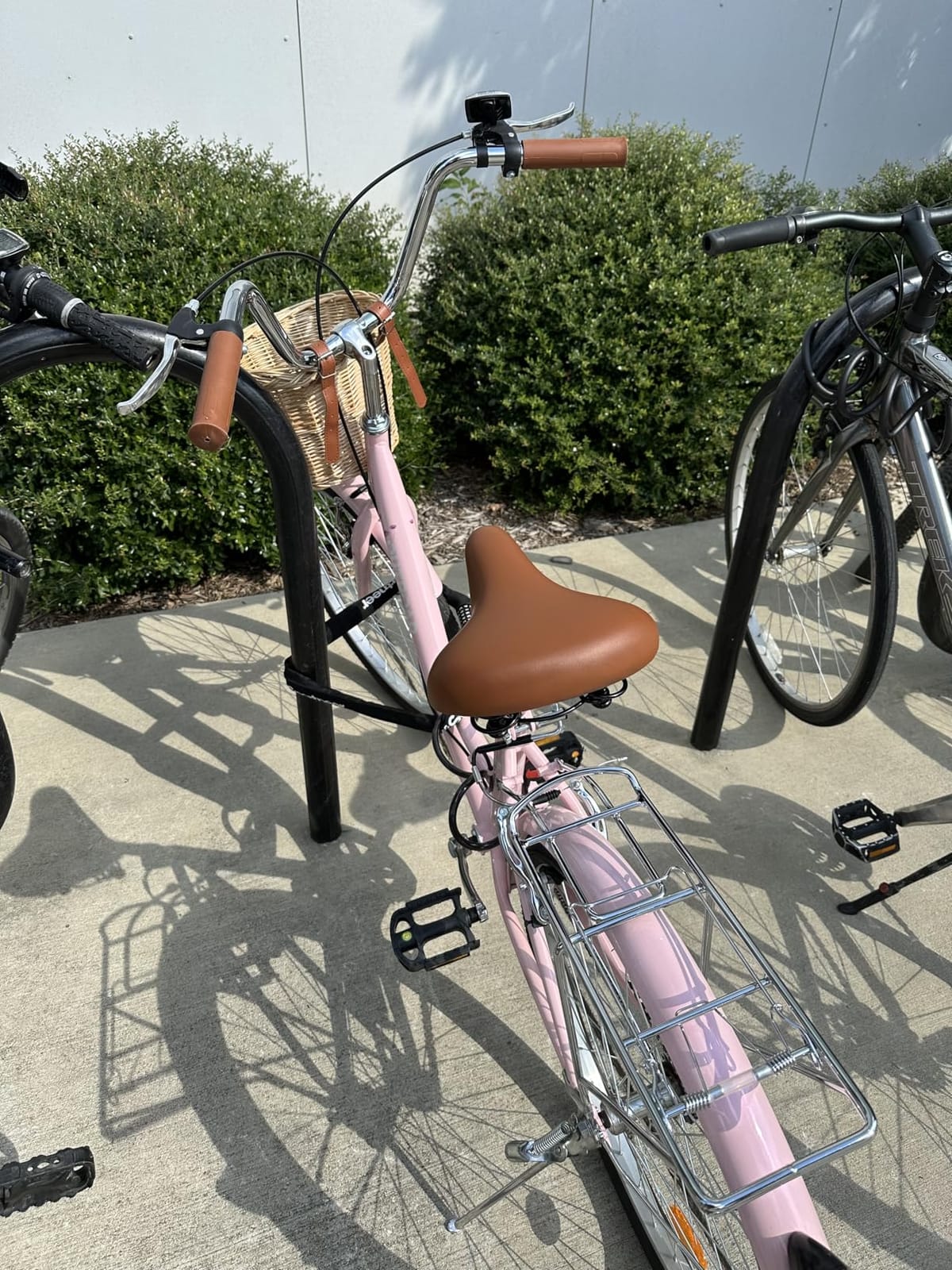 Max4out Women Bike Beach Cruiser Bike for Adult, 24 & 26 Inch Comfort Bikes with Rattan Front Basket, Womens Bicycle with Adjustable Seat and Dual V-Brake (Pink & White & Green & Purple & Black) customer photo 2