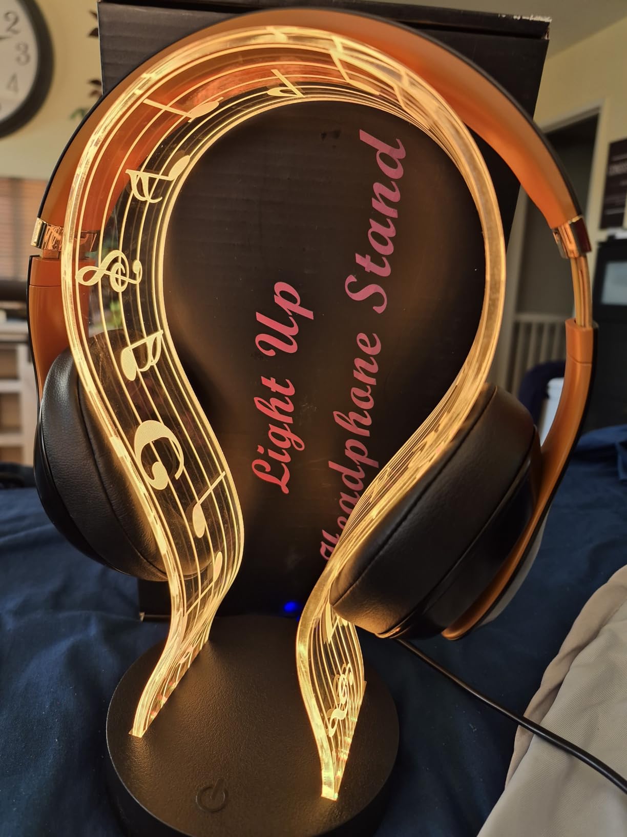 CoolGift Mart Light Up Headphone Stand with 16 Color Lights, PCB Pattern Acrylic Headset Stand with 1 USB and 1 Type-C Charging Ports, Gifts for Gamers Men Boy Father Dad and DJ Music Lovers customer photo 2