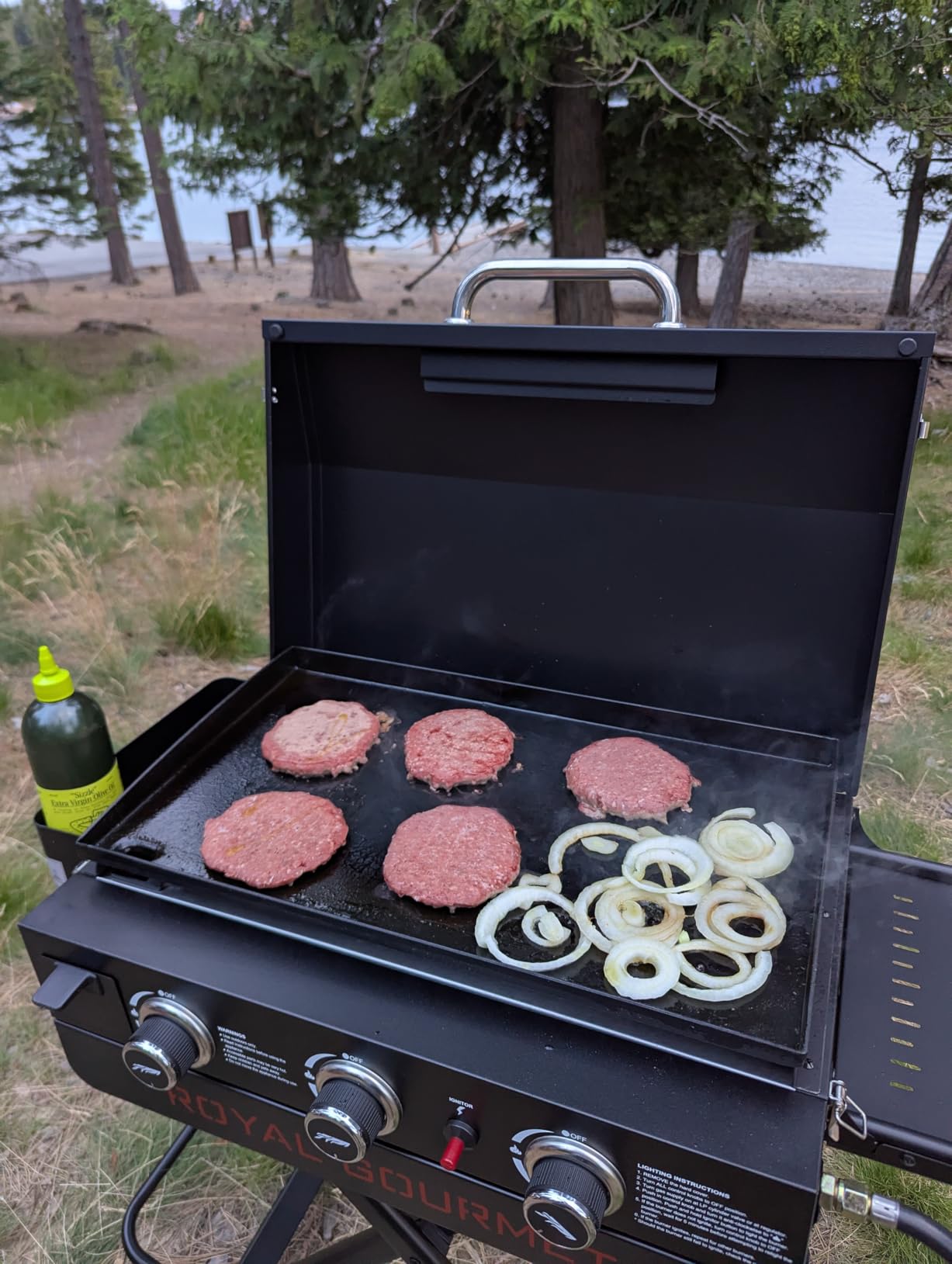 Royal Gourmet PD3001 3-Burner Propane Gas Griddle with Collapsible Stand customer photo 1