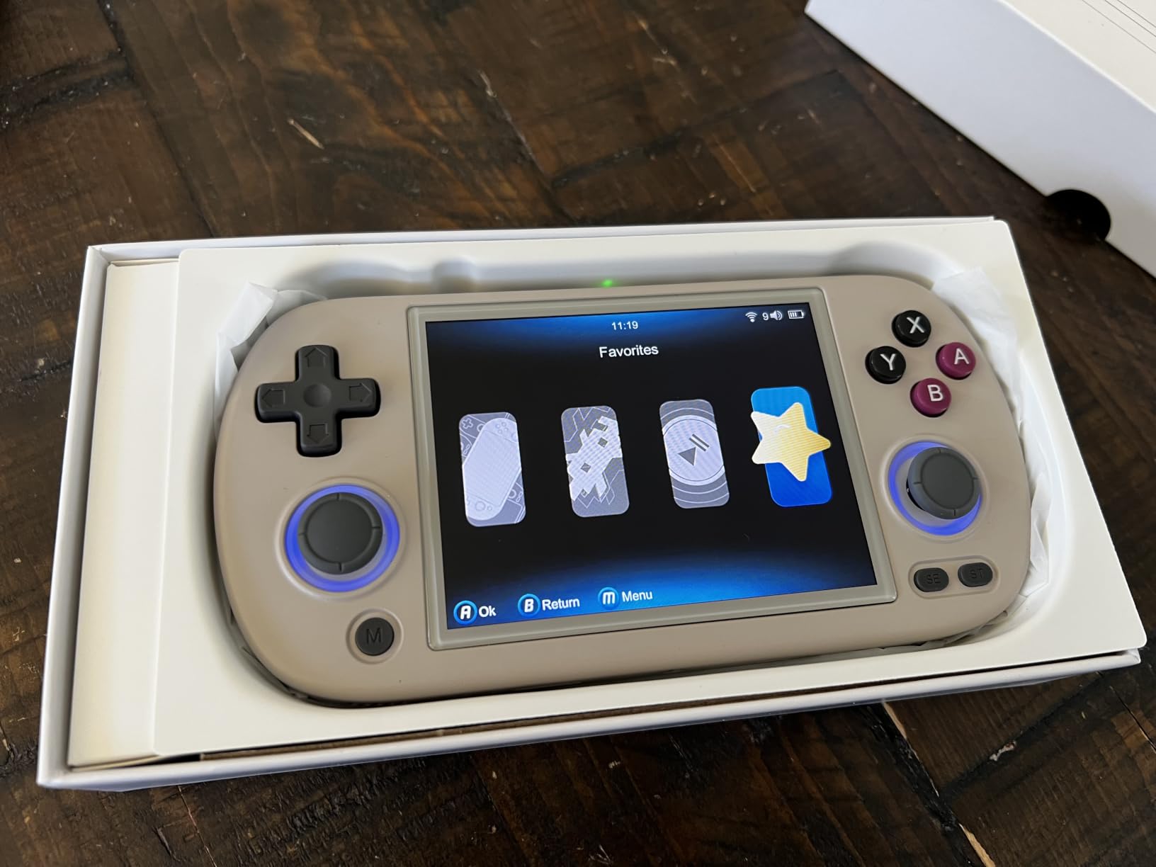 Anbernic RG40XX H Retro Handheld Game Console RG40XXH Portable Game Console 4'' IPS Screen Linux System 64G TFCard Preloaded Games 5000+ RG40XX H Supports HDMI TV Output 5G WiFi Bluetooth 4.2 Black customer photo 1