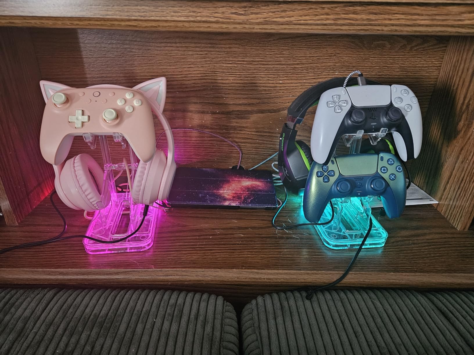 Luckit Gaming Headphones Stand, RGB Headset Stand with 2 USB Charging Ports, Dual Controller Holder with Light Modes, Earphone Hanger Accessories for Desktop Gamer customer photo 2