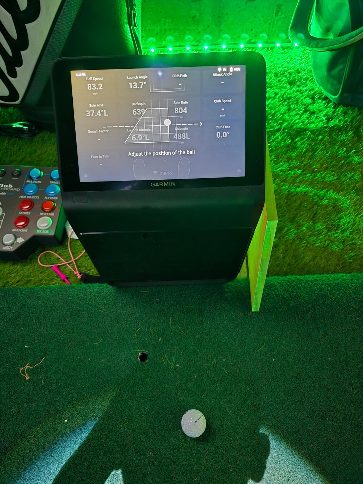 Garmin Approach® R50, Premium Golf Launch Monitor & Simulator customer photo 1
